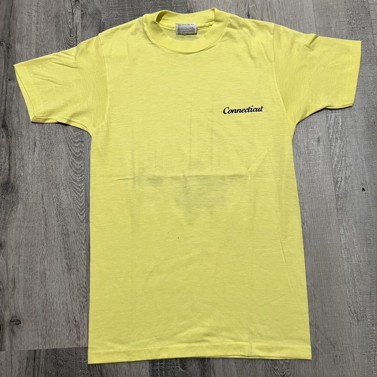 Hanes × Vintage VTG Connecticut 80s Yellow Sailing Boating Nautical T Shirt Size US S / EU 44-46 / 1 - 1 Thumbnail