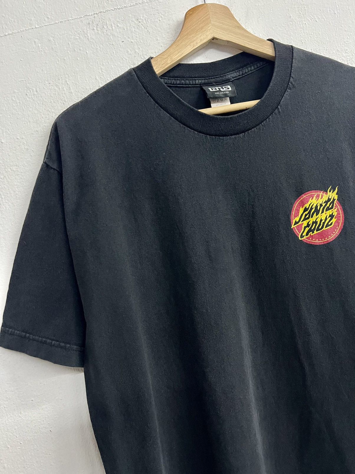 Hook-Ups × Santa Cruz Skateboards × Vintage Vintage Y2K Santa Cruz Skateboard Flame Tee Size US L / EU 52-54 / 3 - 4 Thumbnail