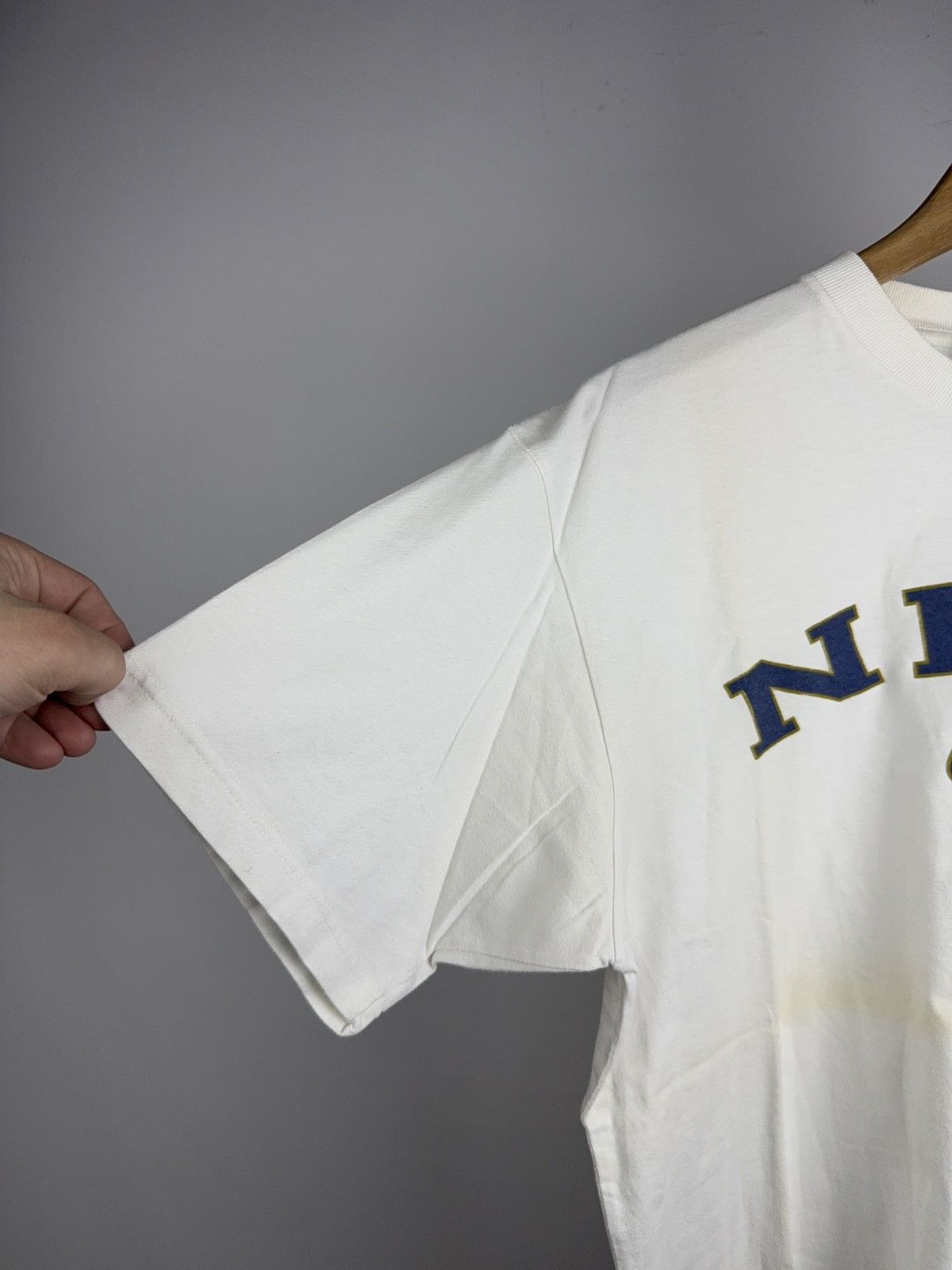 Nike Vintage 90s Retro Nike Big Logo Swoosh T-Shirt White 90s Size US L / EU 52-54 / 3 - 4 Thumbnail