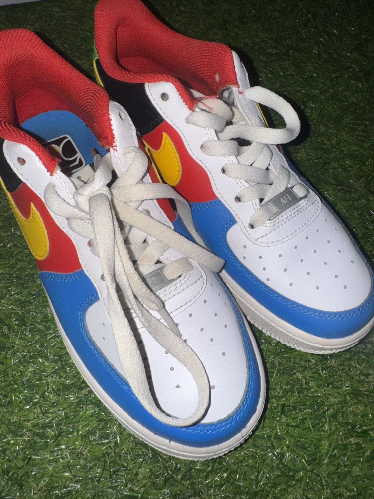 Nike Air Force 1 White / University Gold Uno Collab Size US 6.5 / EU 39-40 - 2 Thumbnail