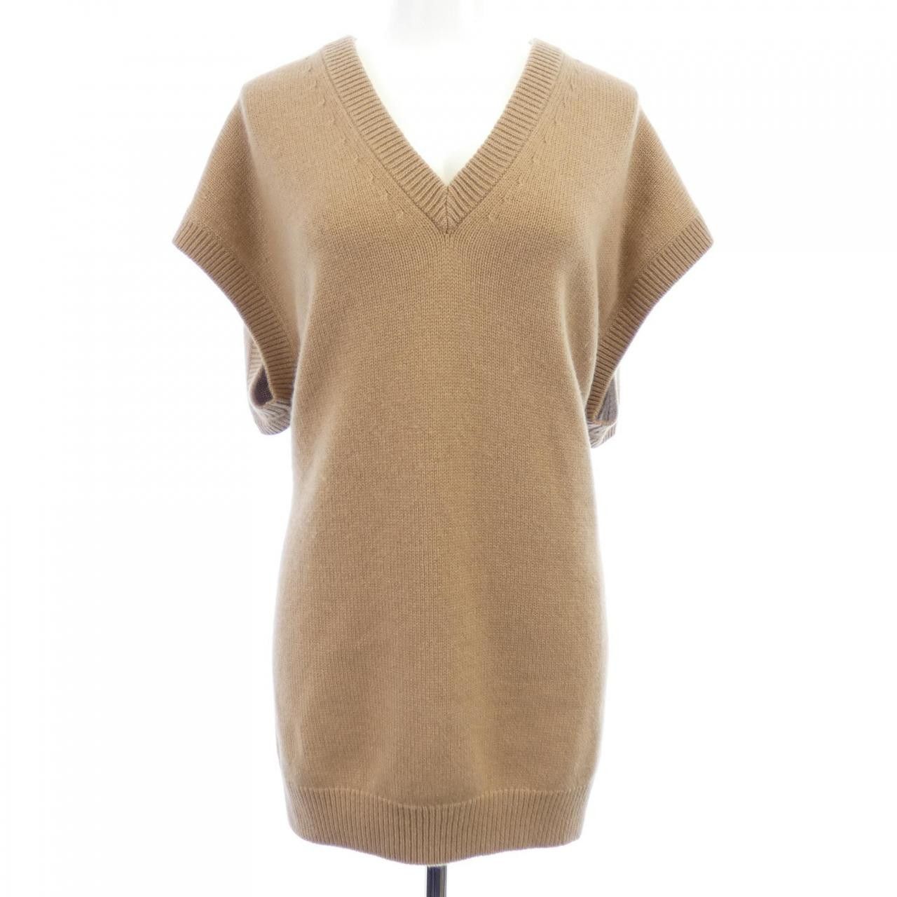 Gucci Gucci Gucci 100 Percent Cashmere Vest Textile Tops 773568XKDUV DUTY FREE for USA Size ONE SIZE - 1 Thumbnail