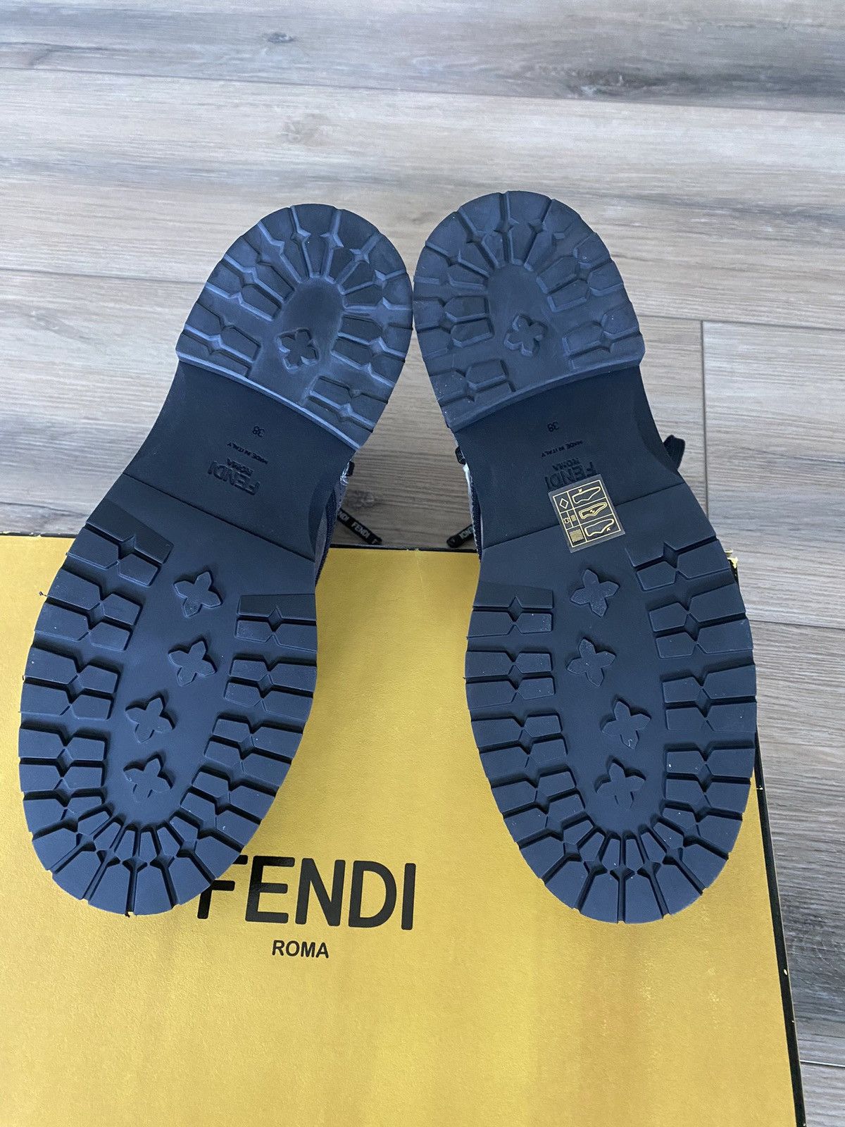 Fendi Authentic Fendi biker boots Size US 7 / IT 37 - 4 Thumbnail