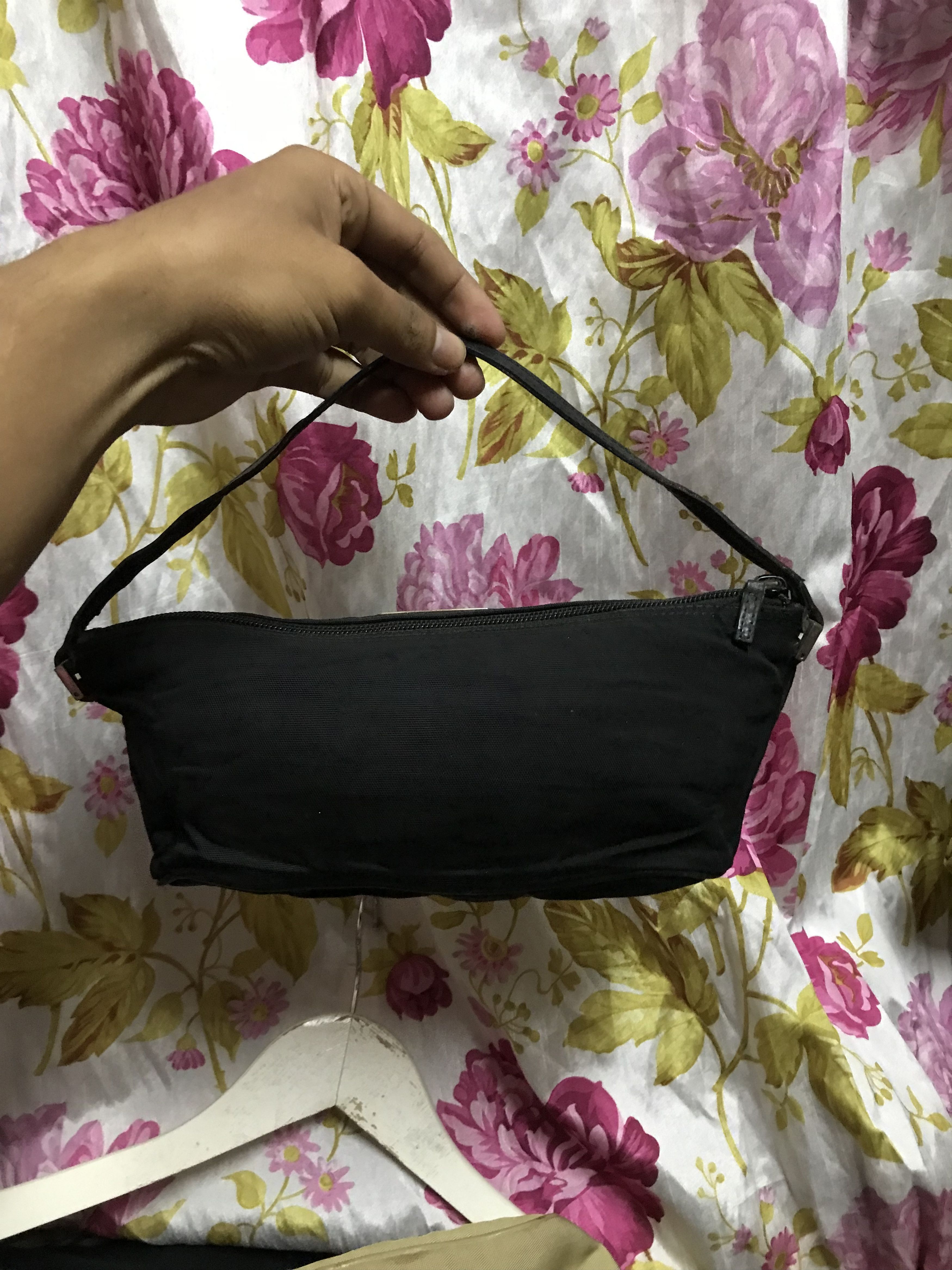 Gucci × Vintage Authentic Black Gucci Ponchete Bag Size ONE SIZE - 2 Thumbnail