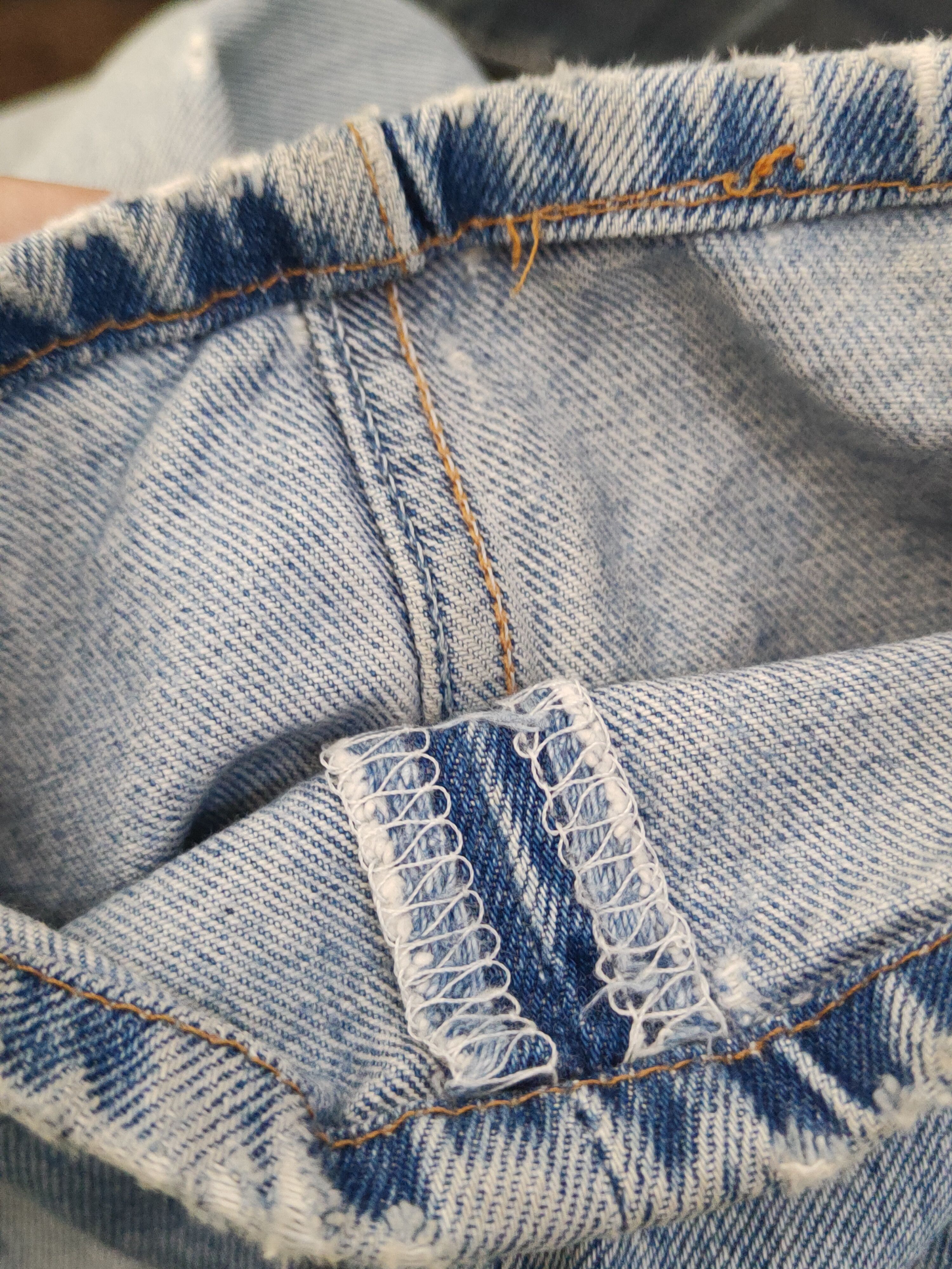 Levi's 501 Levi's Light Blue Distressed Ripped denim Jeans #W1724 Size US 33 - 14 Thumbnail
