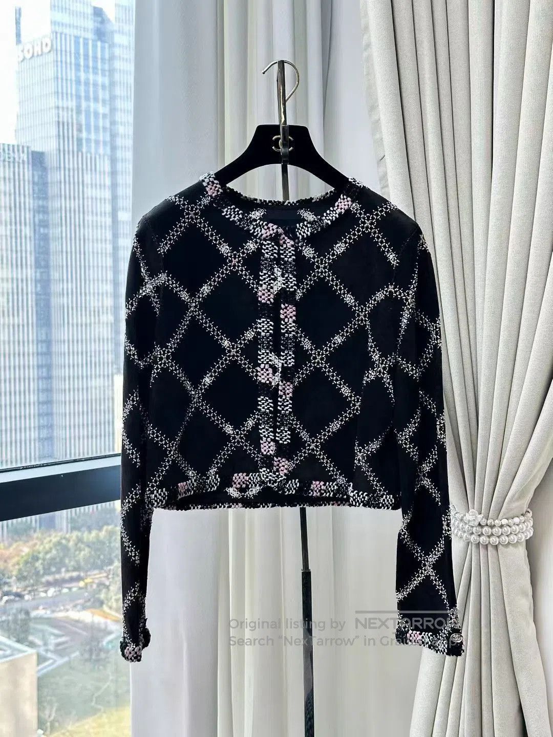 Chanel Chanel 23A Cropped Beaded Quilted Jacket. Size XXS / US 00 / IT 34 - 1 Thumbnail