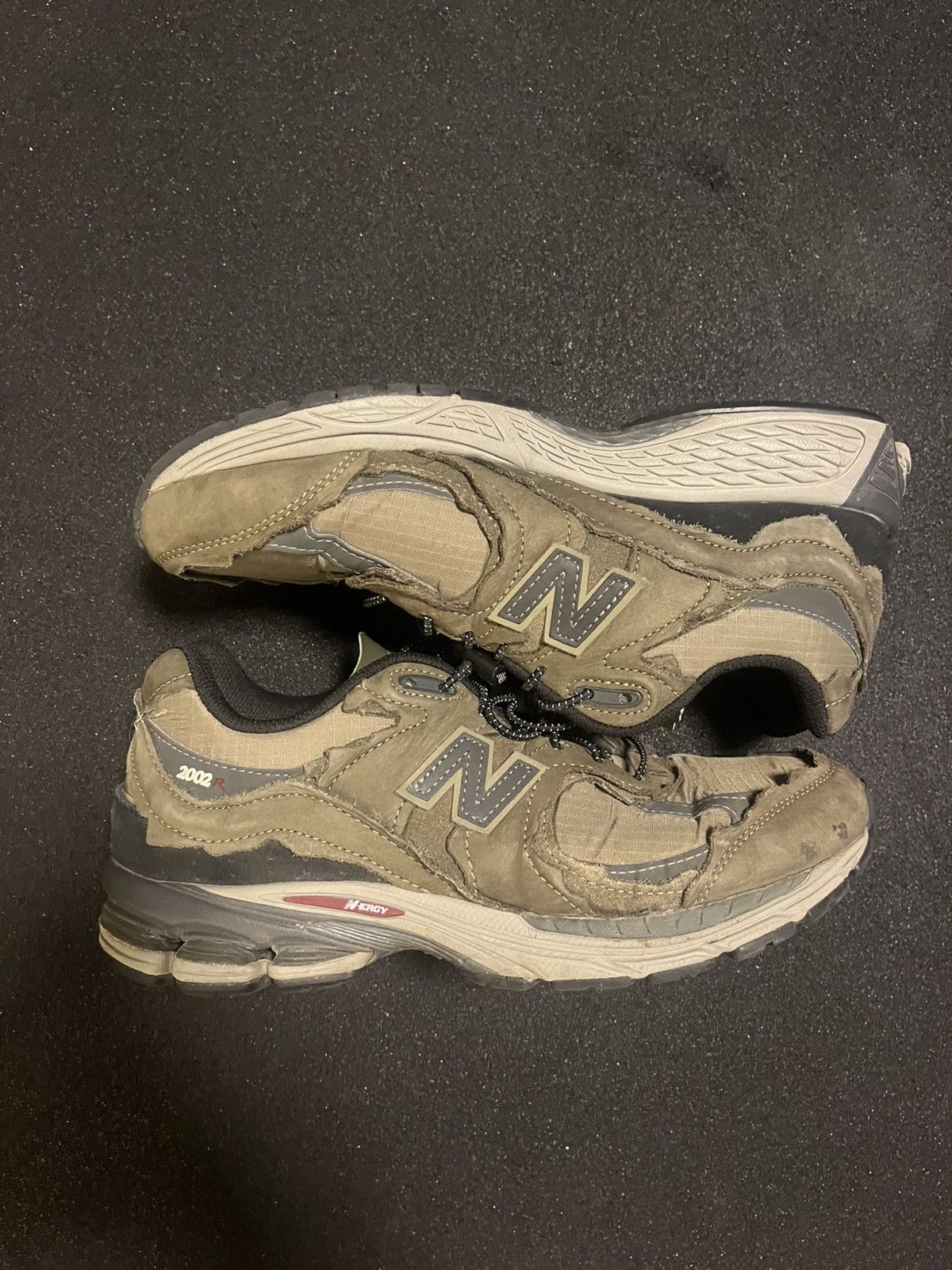 New Balance NEW BALANCE 2002R "PROTECTION PACK DARK MOSS" Size US 8.5 / EU 41-42 - 1 Thumbnail