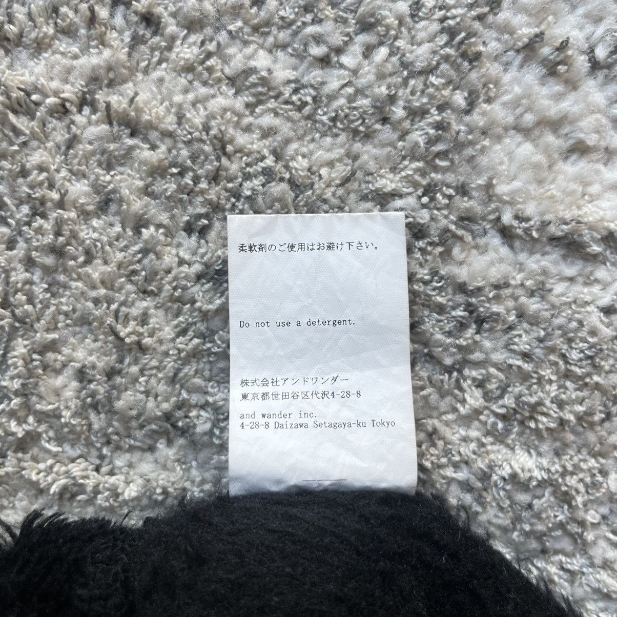 And Wander and Wander High Loft Fleece Neck Warmer Black Size ONE SIZE - 5 Thumbnail