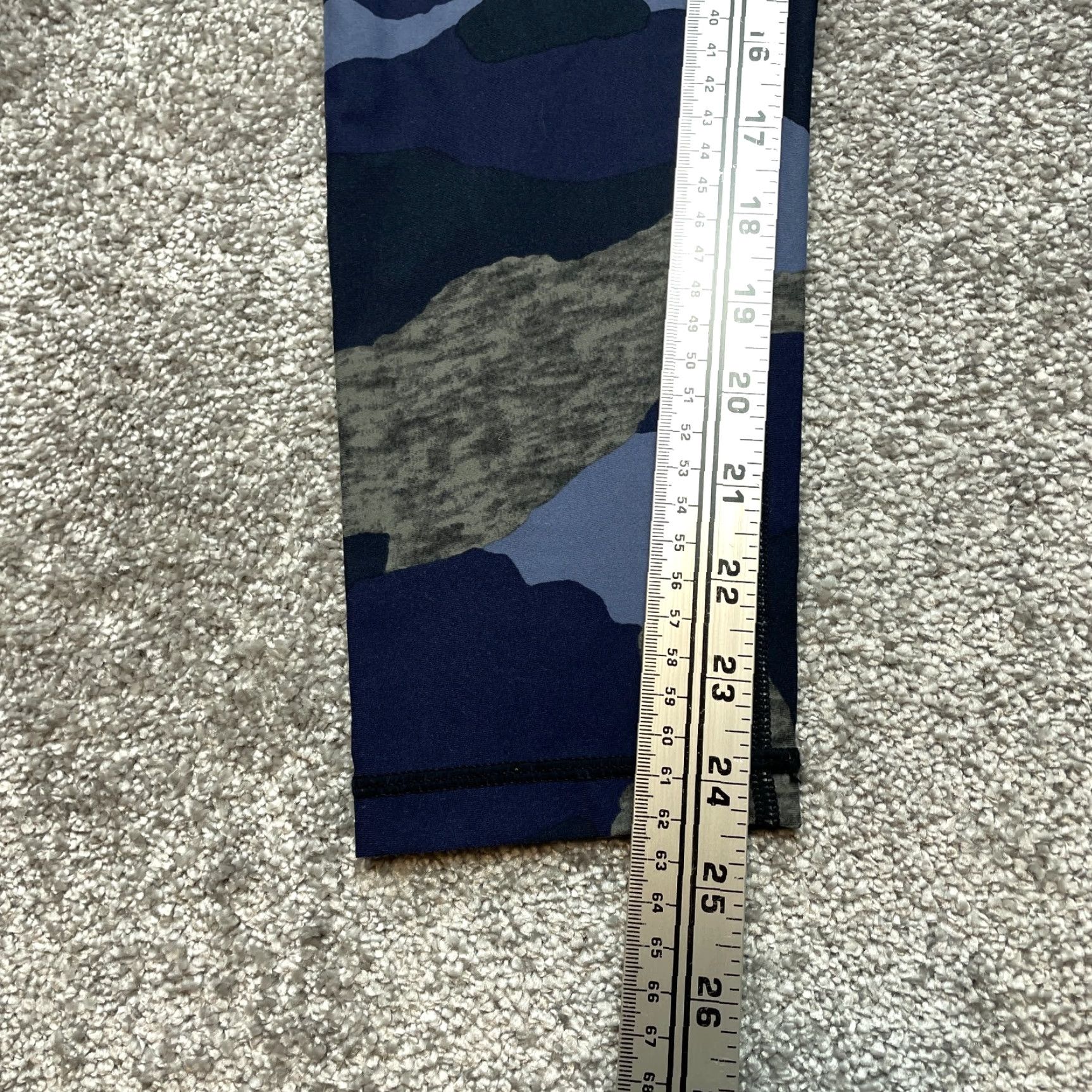 Vintage Aerie Leggings Womens M Nylon Stretch Compression Blue Camo 25 in Inseam Tapered Sports Activewear Shoes? Size 32" / US 10 / IT 46 - 3 Thumbnail