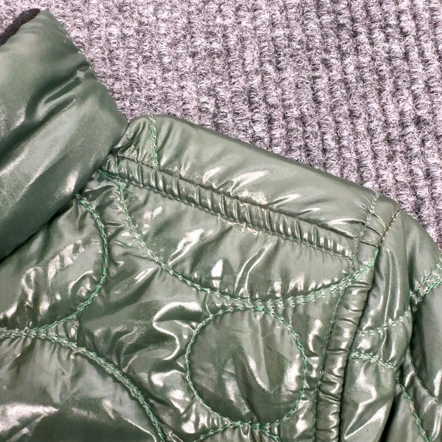Vintage VINTAGE Quilted Puffer Jacket Womens M Green Glossy Belted Circle Quilt Style Size M / US 6-8 / IT 42-44 - 6 Thumbnail