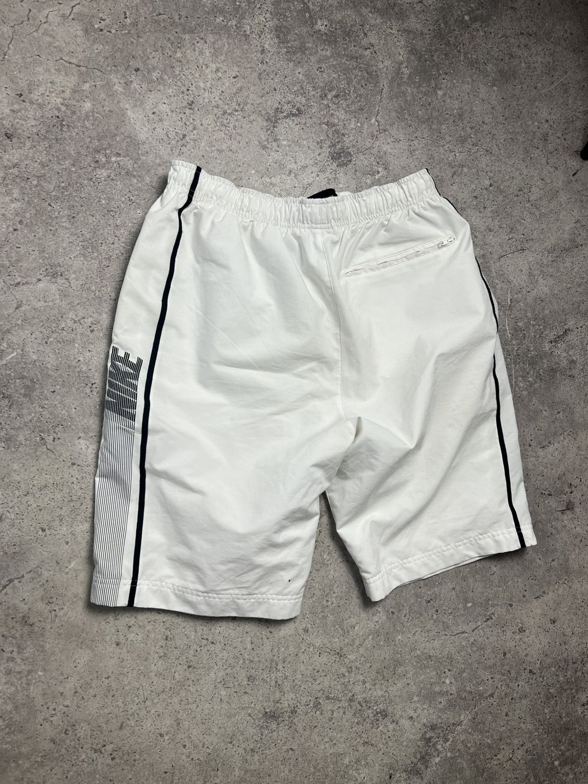 Nike Vintage Nike Nylon Shorts Drill Swoosh Y2K Size US 34 / EU 50 - 4 Thumbnail
