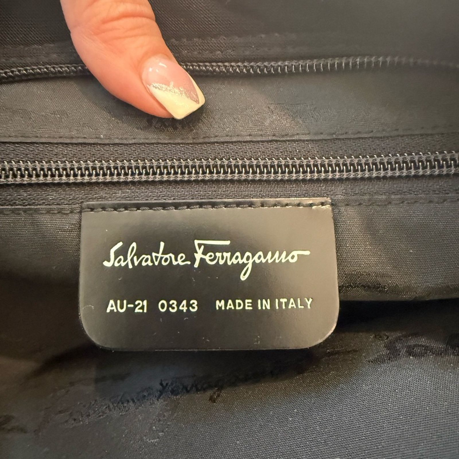Salvatore Ferragamo Salvatore Ferragamo Black Tote w/Card & Dustbag Size ONE SIZE - 4 Thumbnail