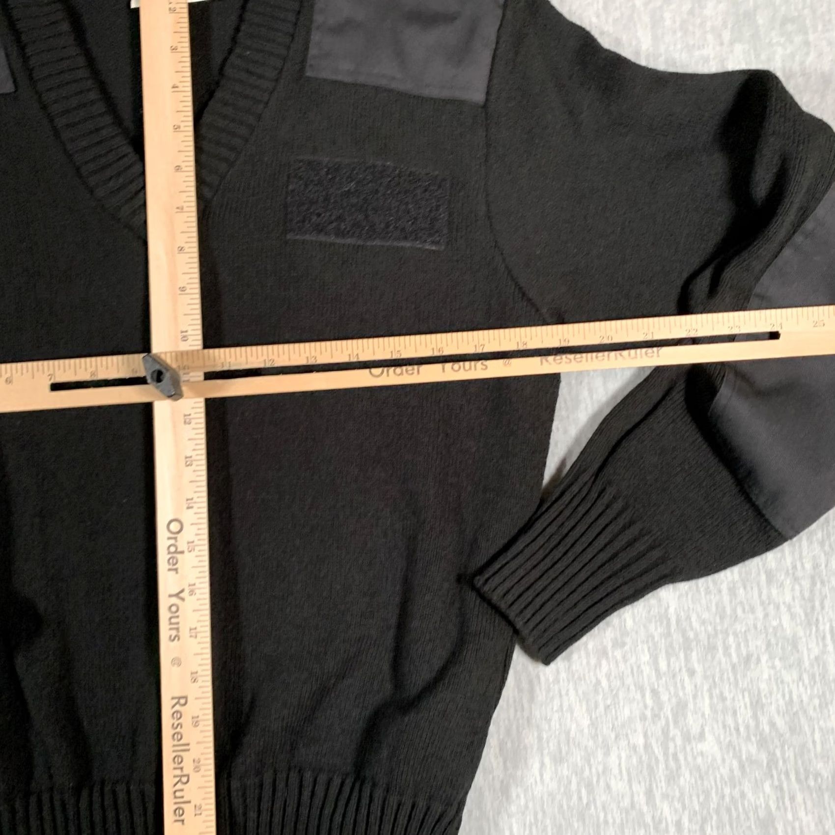 Commando Vintage Jack Young Sweater Mens Medium Black V-Neck Pullover Combat/Navy Knit 80s US Made Size US M / EU 48-50 / 2 - 6 Thumbnail