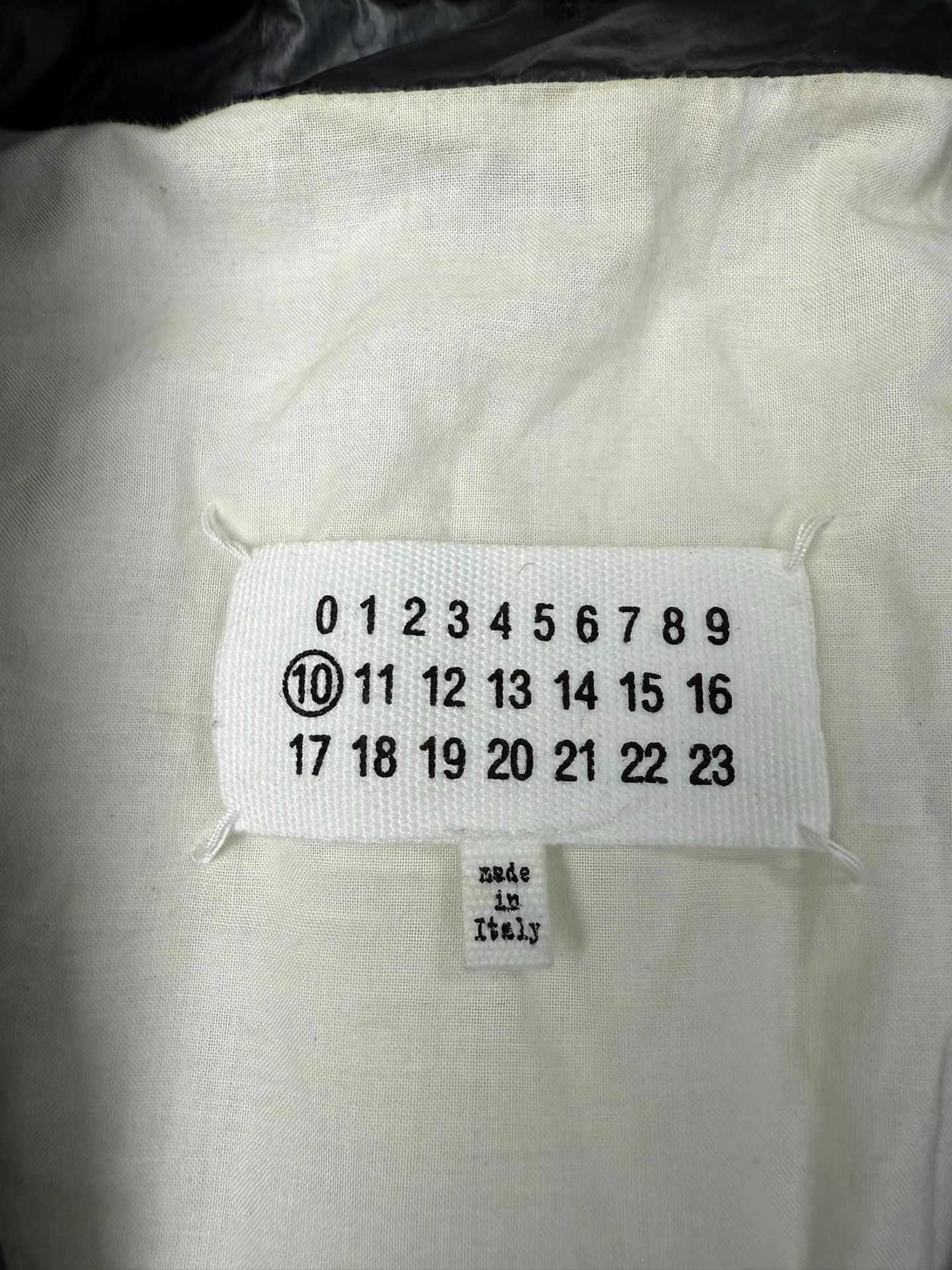 Maison Margiela Maison Margiela Down Vest K20 Size US S / EU 44-46 / 1 - 5 Thumbnail