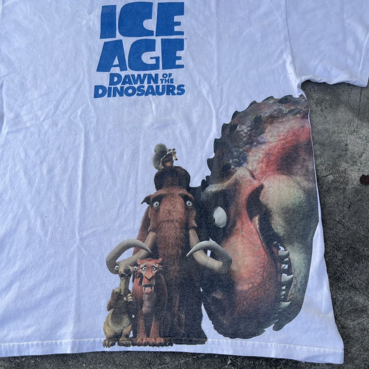 Vintage Vintage 2009 Ice Age Dawn of the dinosaurs T-shirt Size L Size US L / EU 52-54 / 3 - 3 Thumbnail