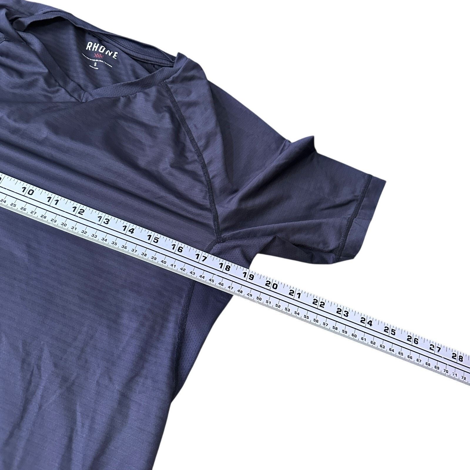 Rhone Rhone Sentry T-Shirt Men S Gray Short Sleeve V-Neck Athletic Size US S / EU 44-46 / 1 - 7 Thumbnail