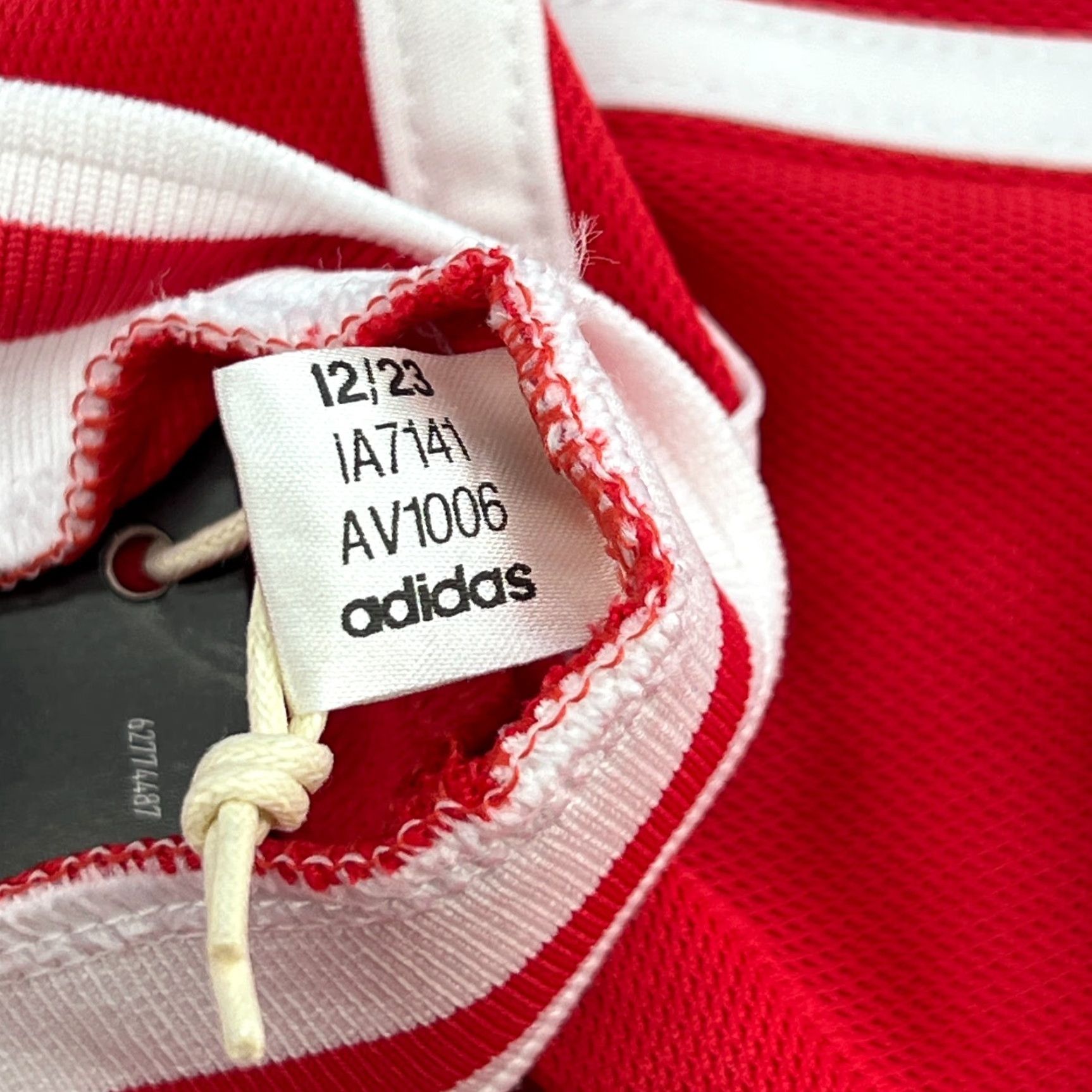 Adidas BNWT Benfica Adidas 2023-2024 Home Football Jersey Mens XL Red Shirt Size US XL / EU 56 / 4 - 6 Thumbnail