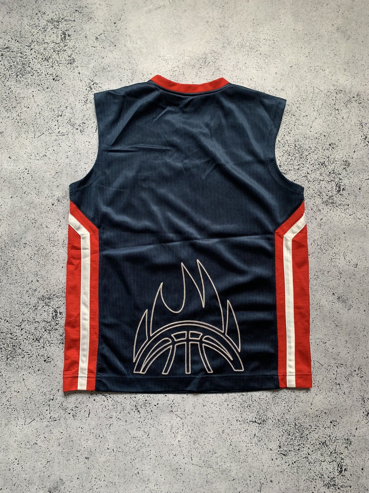 Nike × Vintage Vintage Nike Sleeveless Hoops Basketball Tee Y2K USA Size US S / EU 44-46 / 1 - 3 Thumbnail