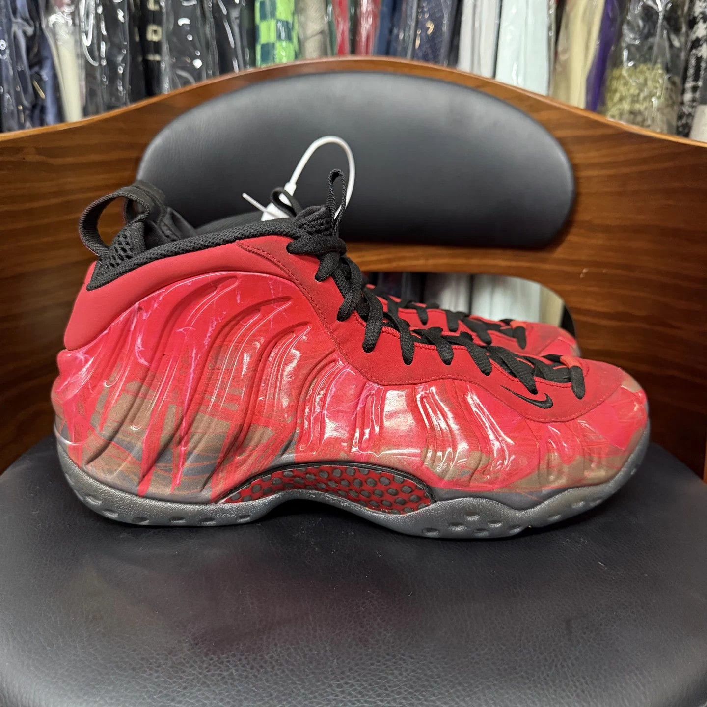 Nike Charity Spray Red 42 98% New Size US 9 / EU 42 - 4 Thumbnail