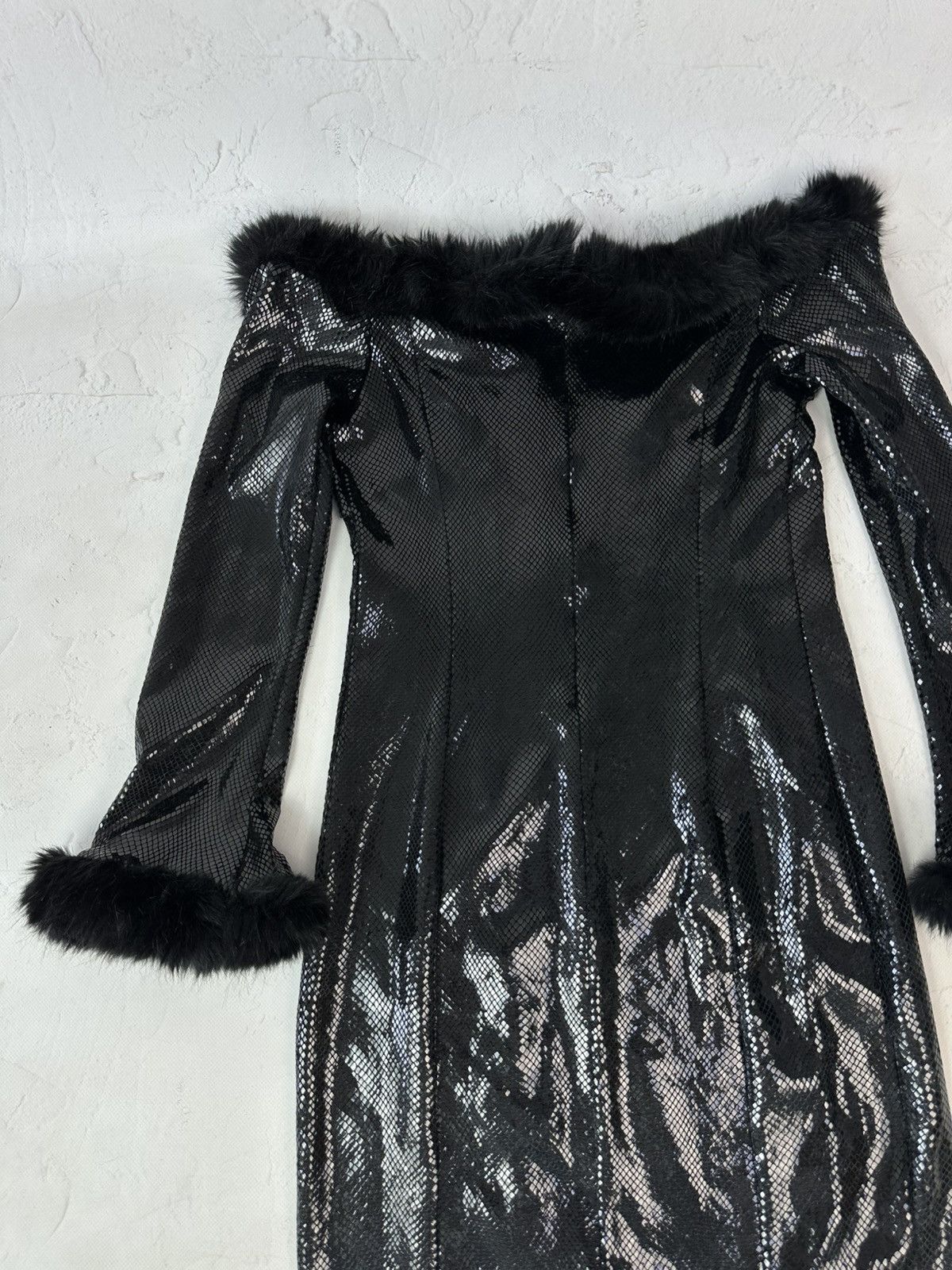 If Six Was Nine Vintage Black Shiny Midi Dress with Fur Size M / US 6-8 / IT 42-44 - 9 Thumbnail