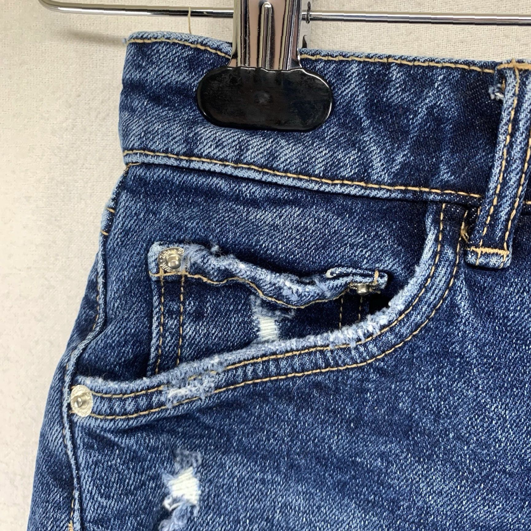 Zara Zara High Rise Denim Shorts Women Size 0 Indigo Raw Hem Summer Festival Boho Stretch Waist Size 25" / US 0 / IT 36 - 6 Thumbnail