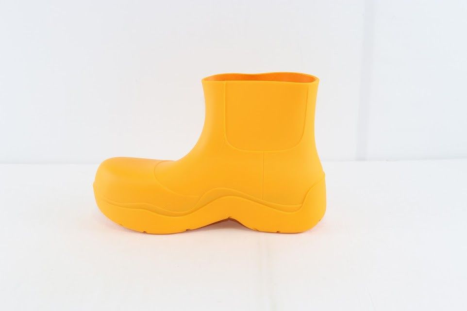 Bottega Veneta o1rshd1 Matt Rubber Puddle Ankle Boot in Tangerine Size US 9 / EU 42 - 2 Thumbnail