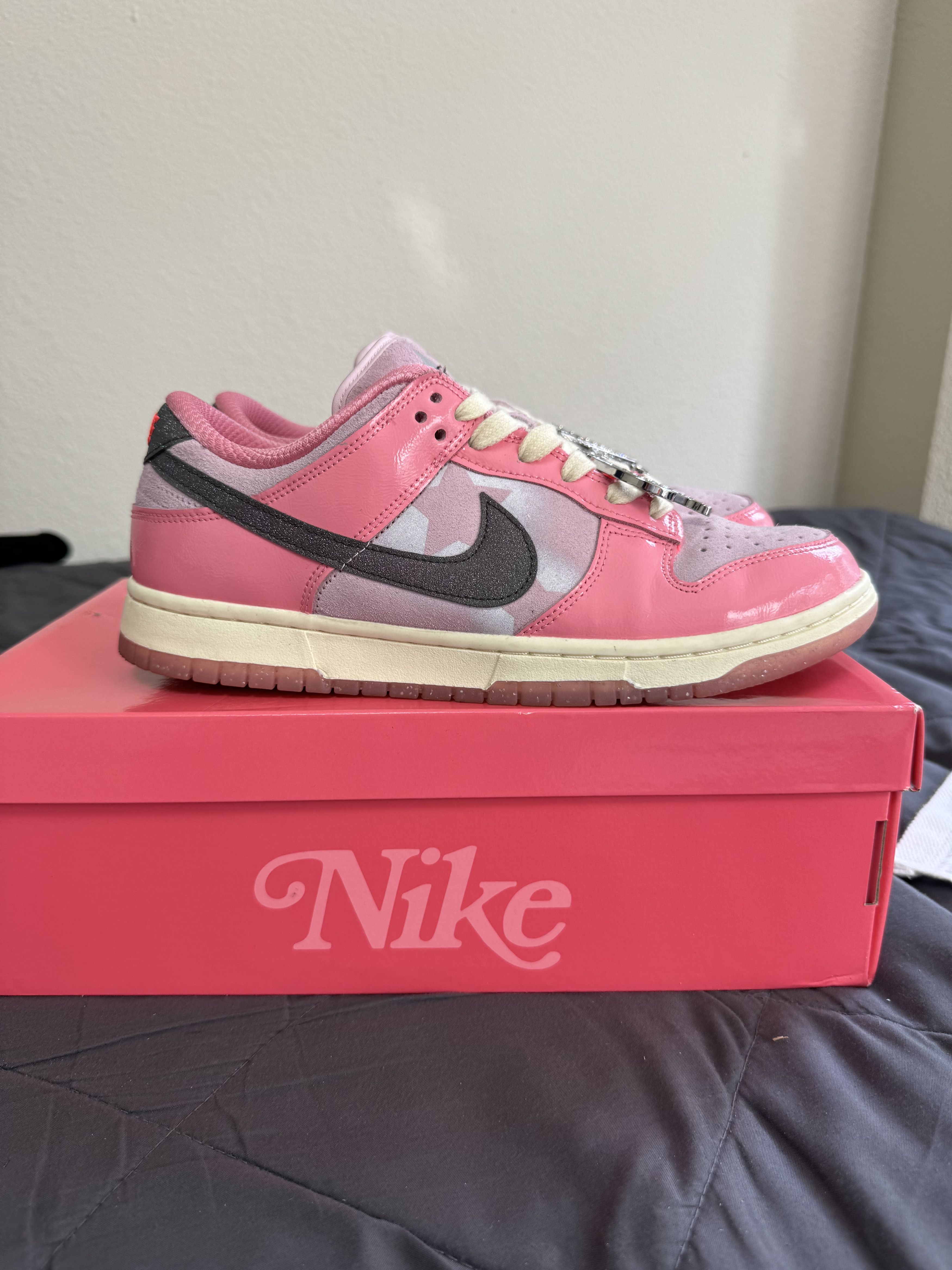 Nike Nike Dunk Low LX Barbie Size US 9 / EU 42 - 1 Thumbnail