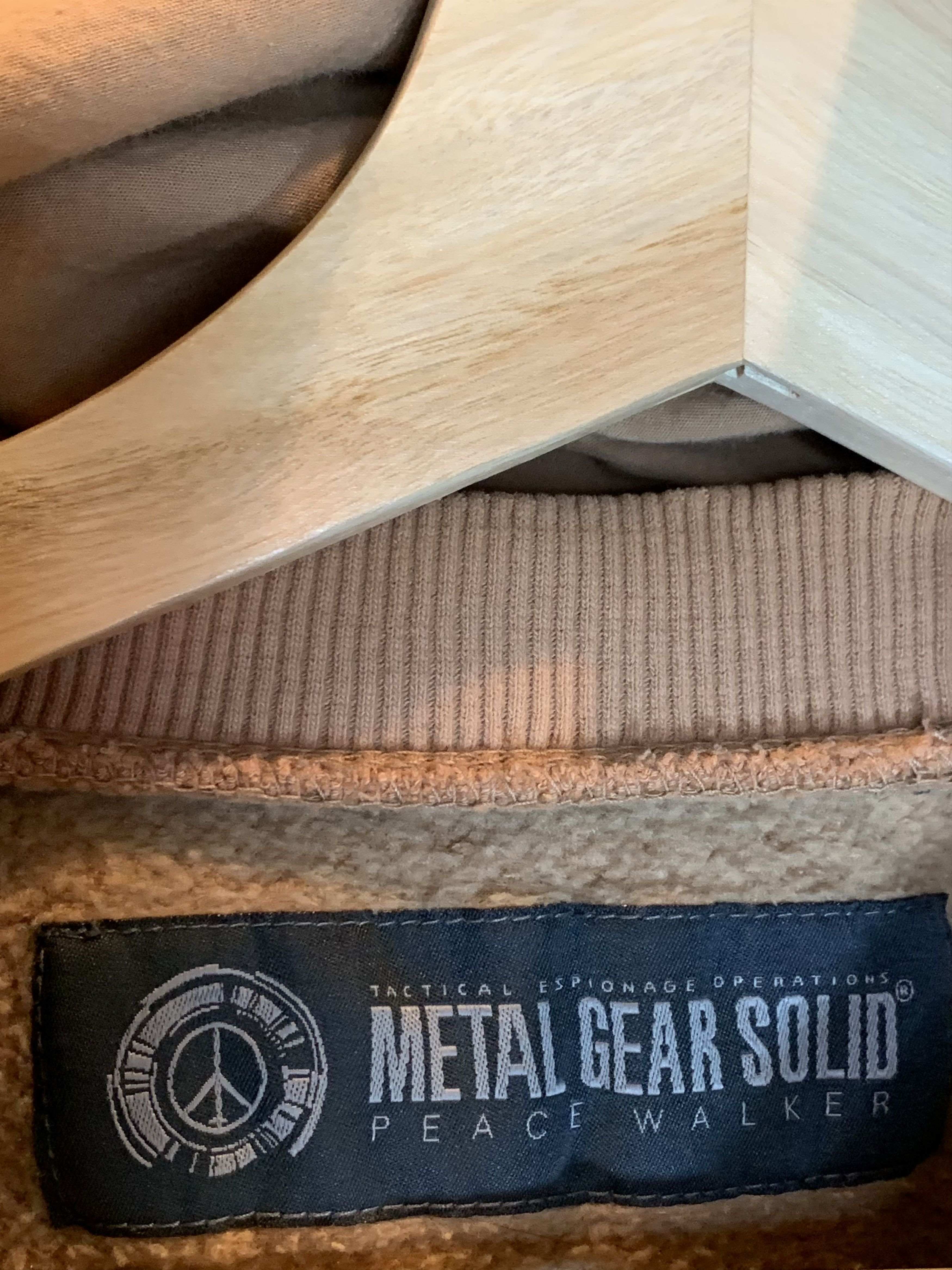 Vintage *RARE* Vintage Metal Gear Solid Peace Walker Hoodie Crewneck Size US L / EU 52-54 / 3 - 9 Thumbnail
