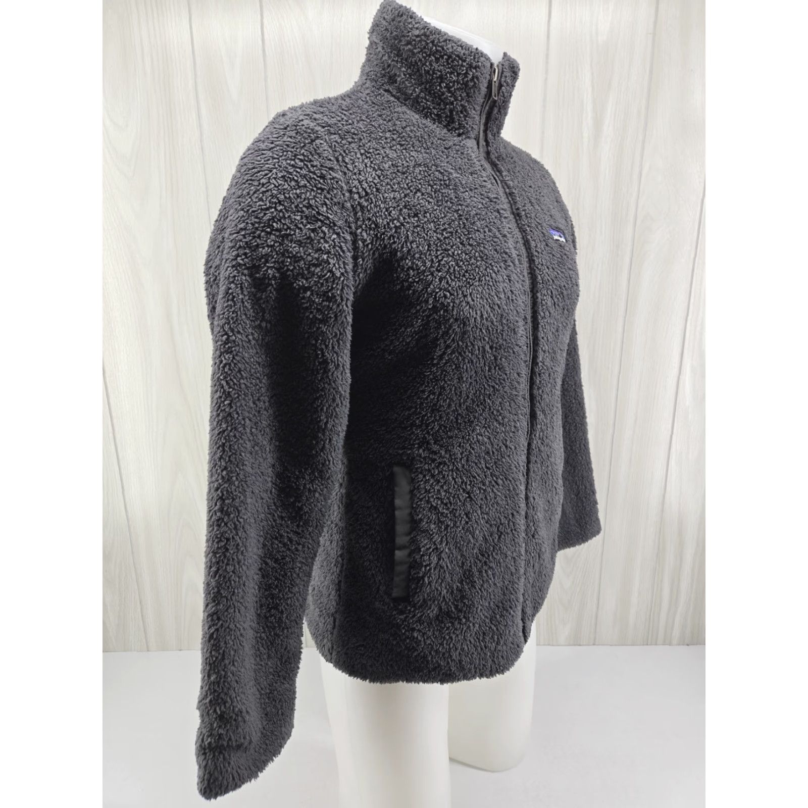 Patagonia Patagonia Womens Jacket Size Medium Full Zip Fleece Gray Style Logo Casual Jacket Womens Medium Gray Size M / US 6-8 / IT 42-44 - 6 Thumbnail