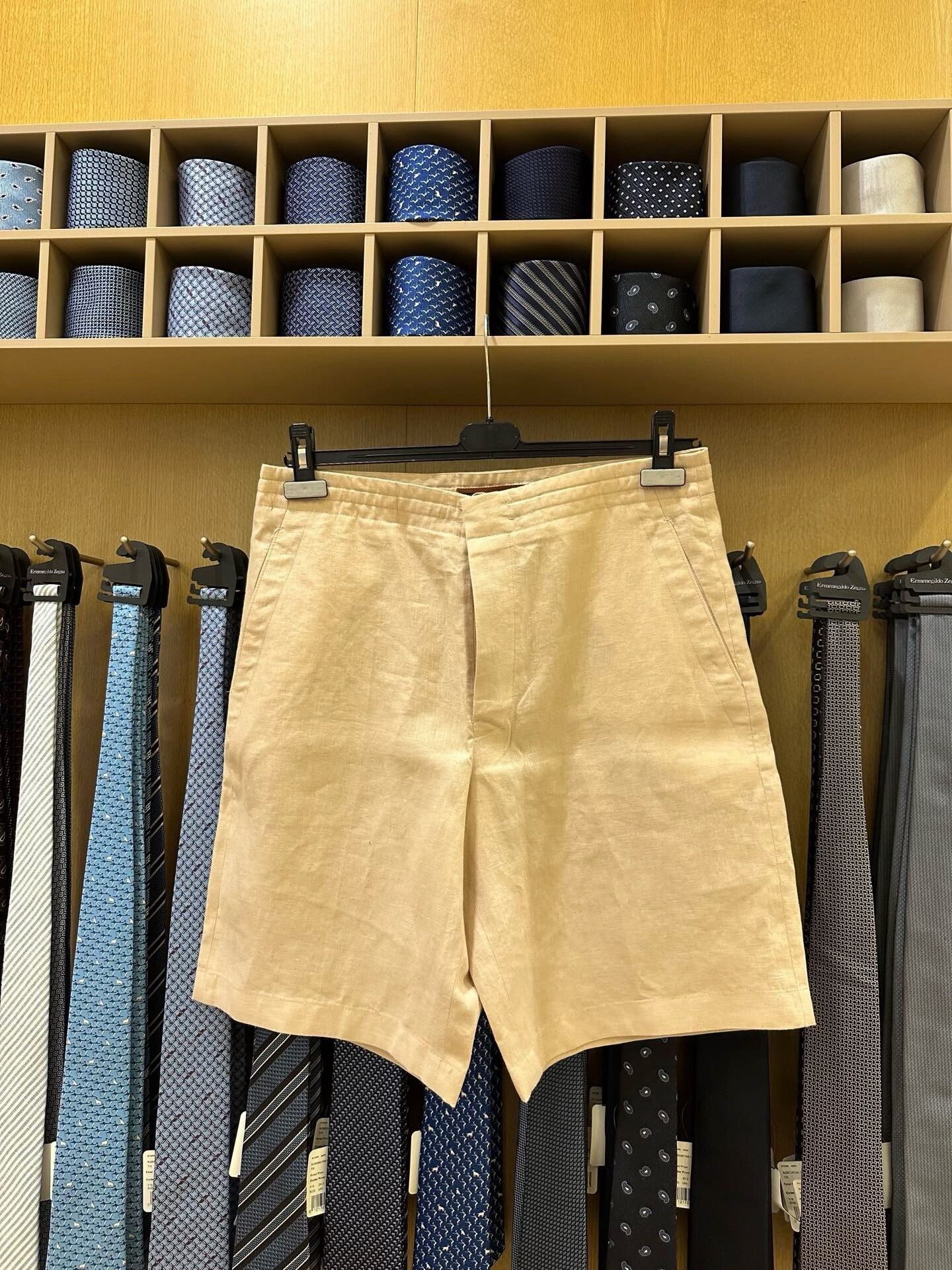 Ermenegildo Zegna Zegna Men’s Beige Linen Shorts Size US 40 / EU 56 - 8 Thumbnail