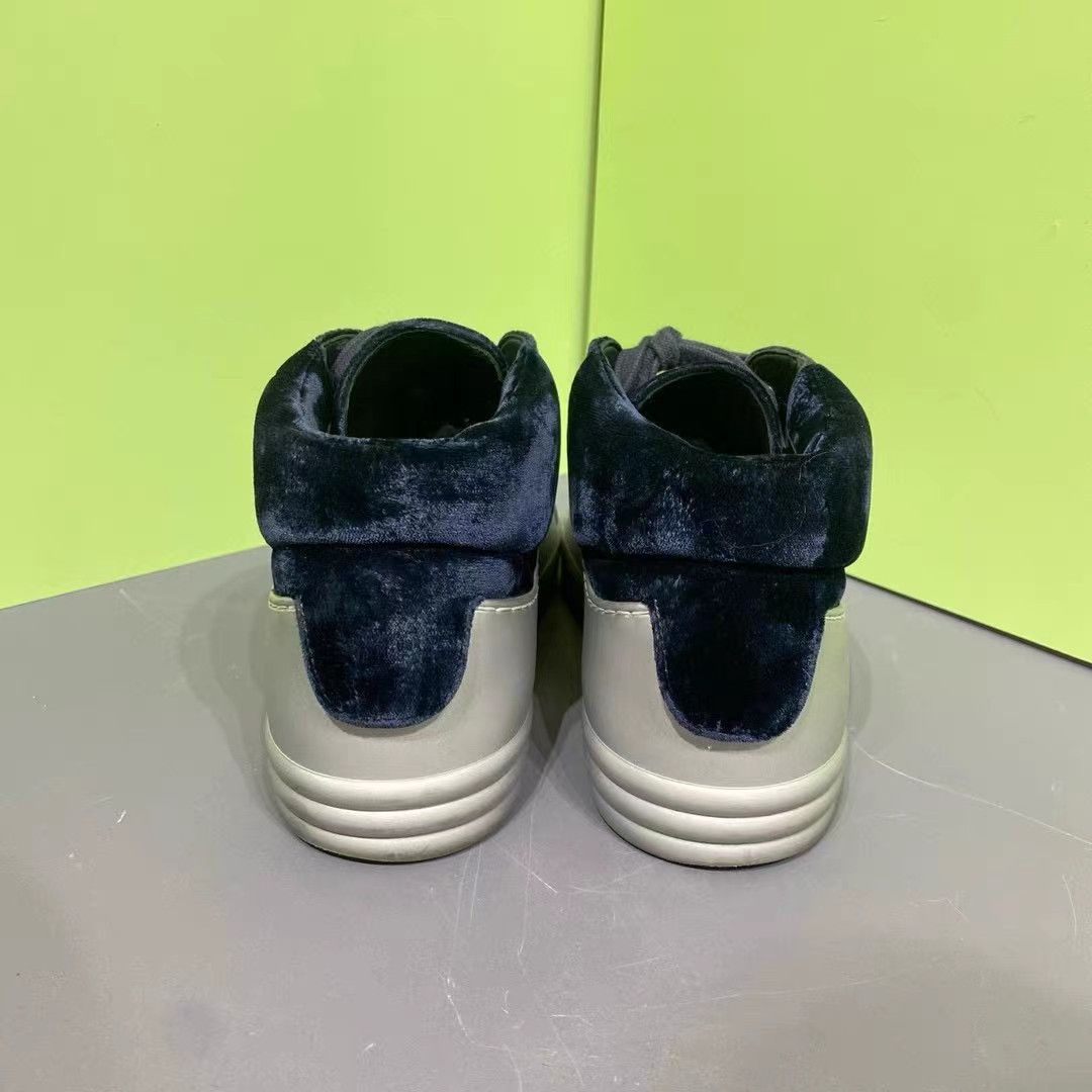 Chanel CHANEL Navy Blue Velvet Sneakers K15 Size US 7.5 / IT 37.5 - 6 Thumbnail