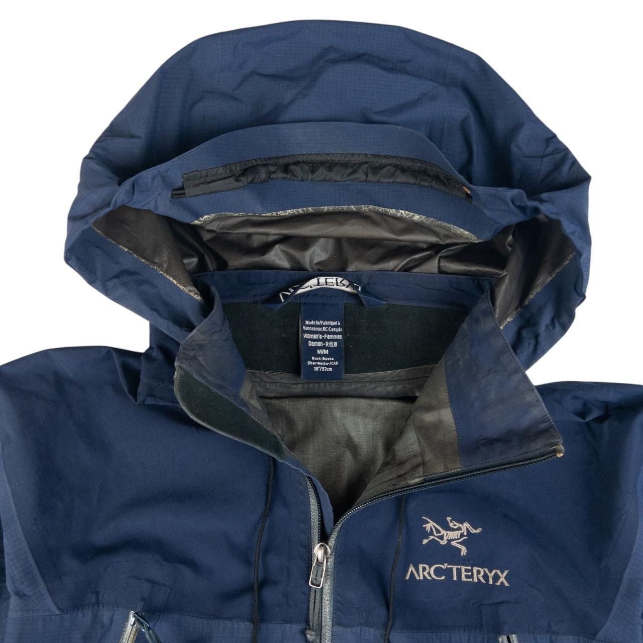 Arc'teryx Vintage Arcteryx Goretex Paclite Zip Up Jacket Womens Size M Size M / US 6-8 / IT 42-44 - 4 Thumbnail