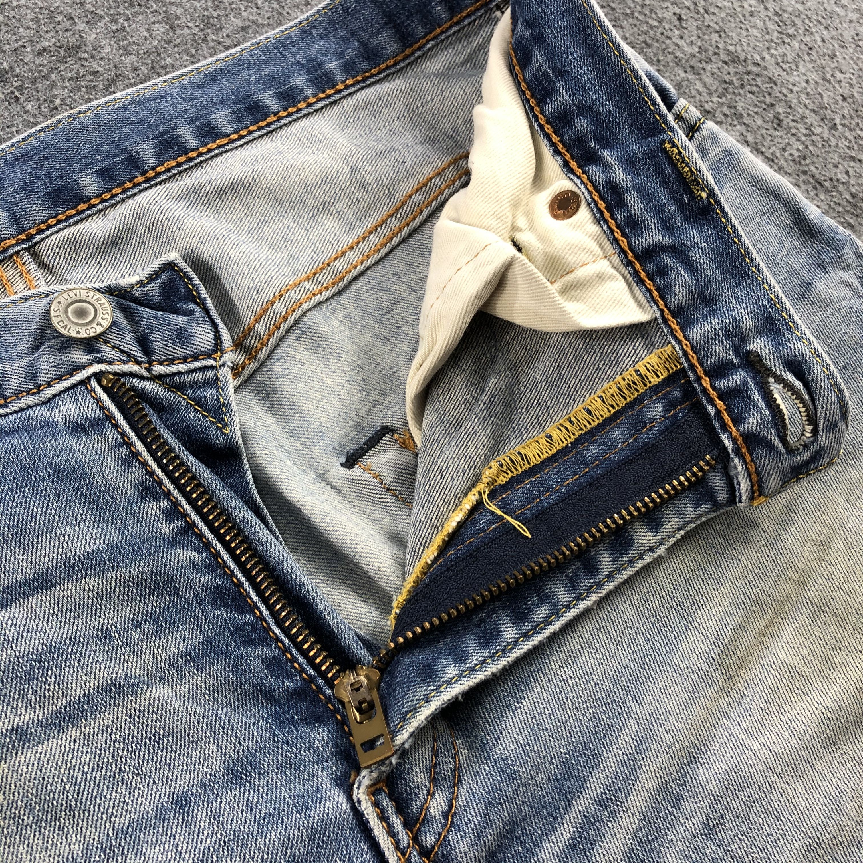 Levi's Vintage Light Wash Levis 551 Jeans-J1883 Size US 32 / EU 48 - 8 Thumbnail