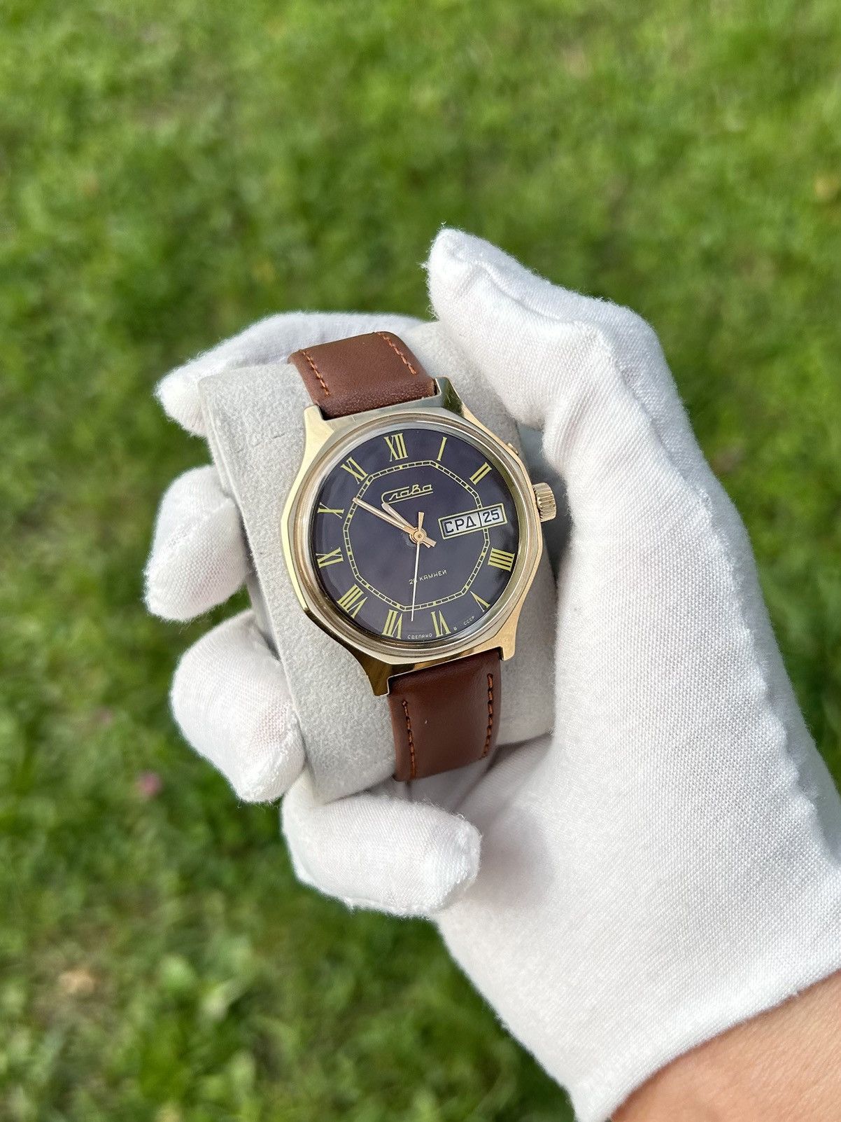 Vintage Vintage Watch Slava Mechanical Made in USSR Authentic 1980s Size ONE SIZE - 5 Thumbnail