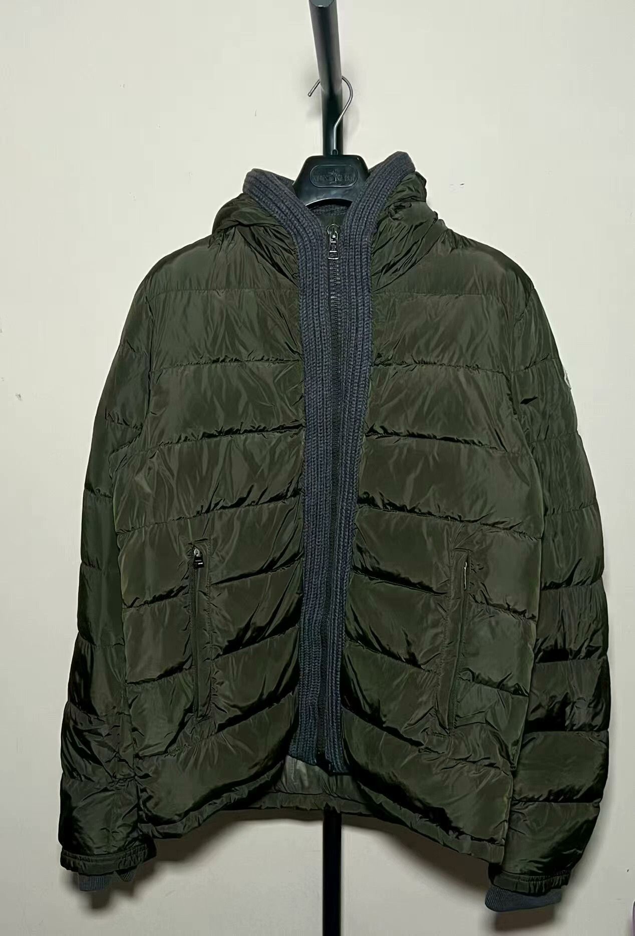 Moncler moncler green down jacket with knit sleeves Size US L / EU 52-54 / 3 - 1 Thumbnail