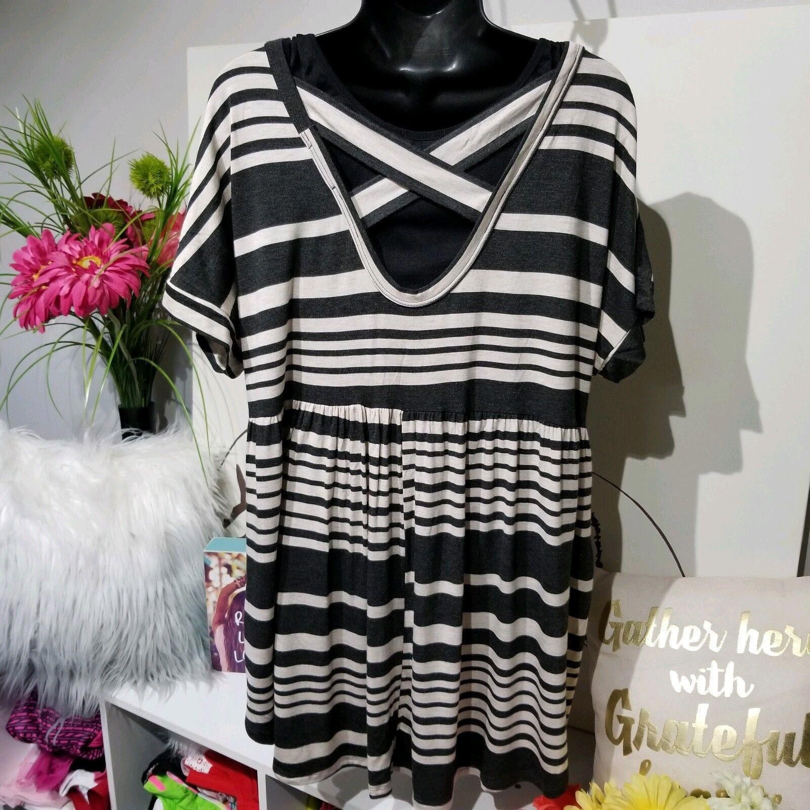 Designer 143 Story By Line Up Top Large Striped Criss Cross Gray Size L / US 10 / IT 46 - 2 Thumbnail