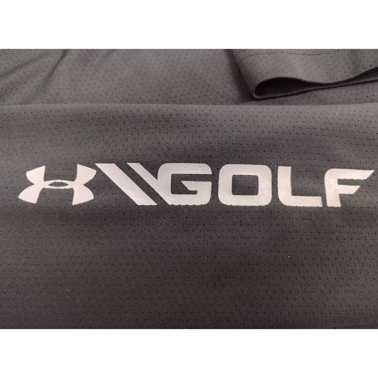 Under Armour Under Armour Golf Long Sleeve Heat Gear Shirt Black M Men's Fitted Crew Neck Pullover XS? Size US M / EU 48-50 / 2 - 3 Thumbnail