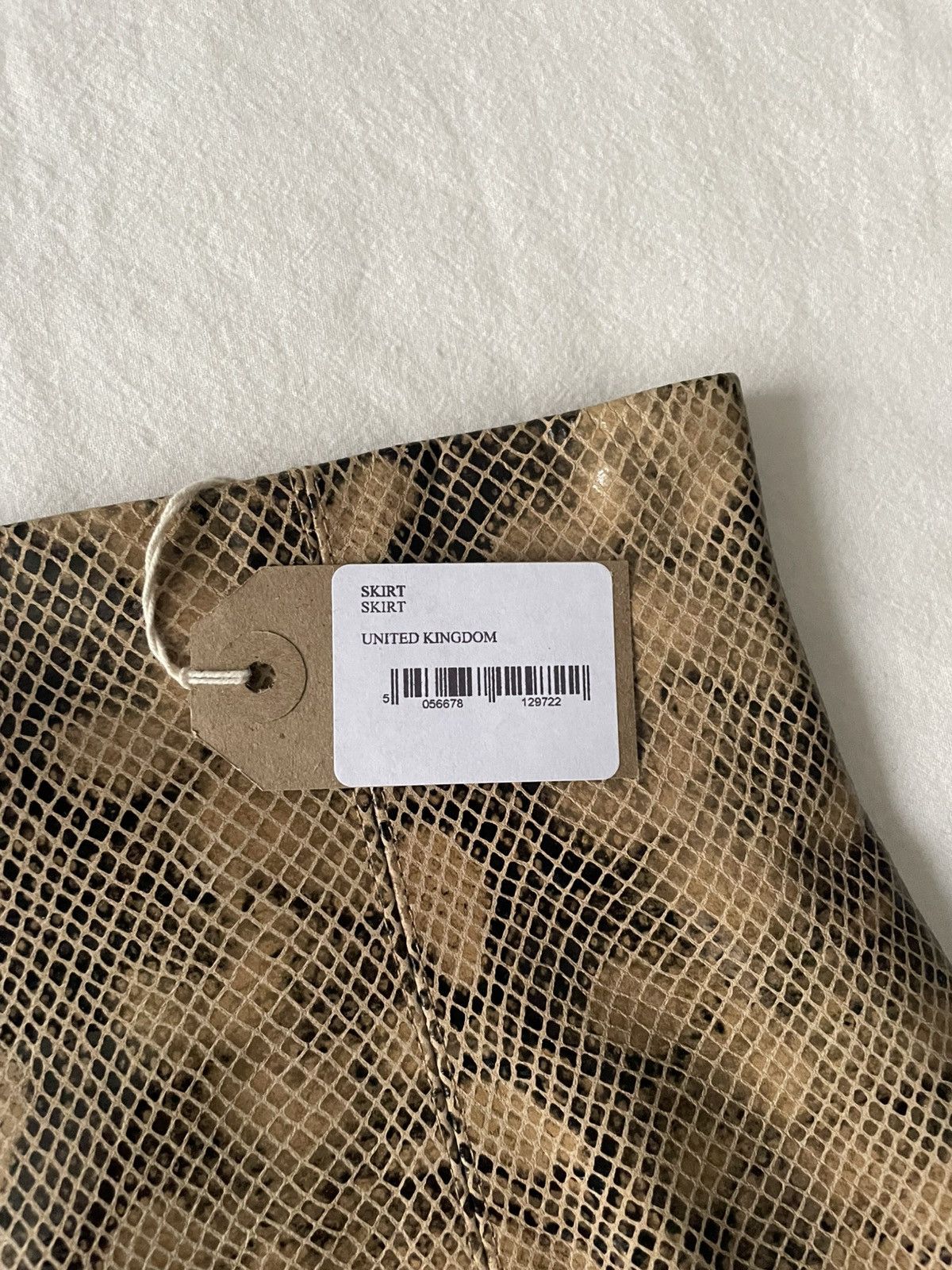 16Arlington 16Arlington Python Pencil Skirt Size 26" / US 2 / IT 38 - 5 Thumbnail