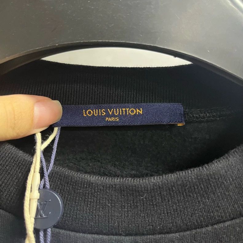 Louis Vuitton Louis Vuitton Black studded printed logo crewneck pullover Size US L / EU 52-54 / 3 - 2 Thumbnail