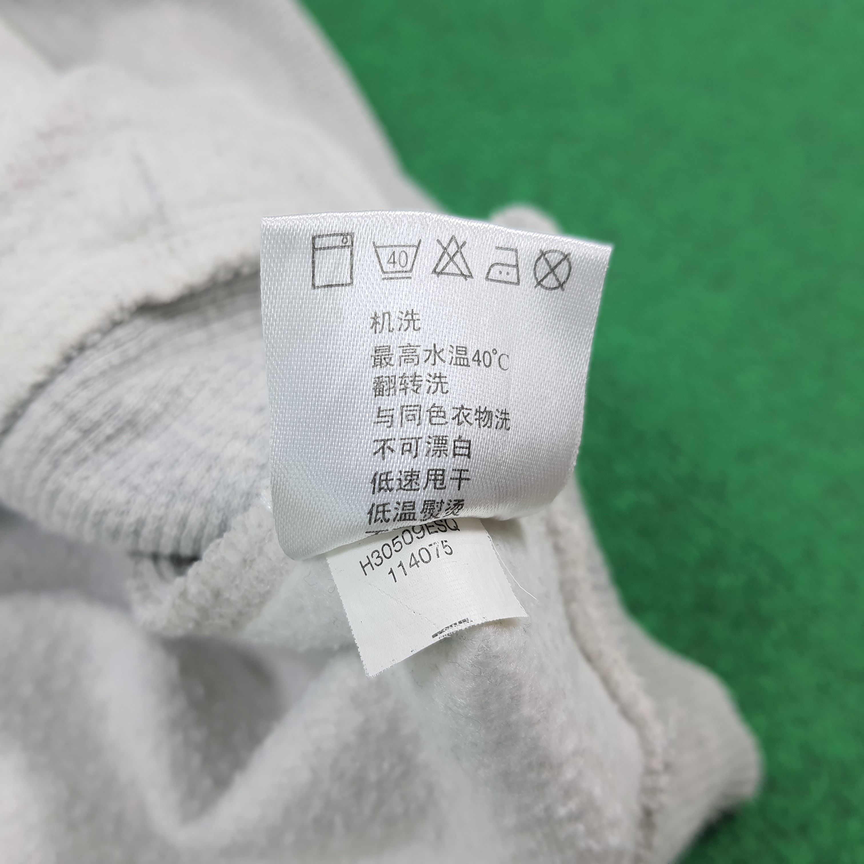 Nike Vintage Nike Embroidered Swoosh Gray Hooded C295N10 Size US M / EU 48-50 / 2 - 8 Thumbnail