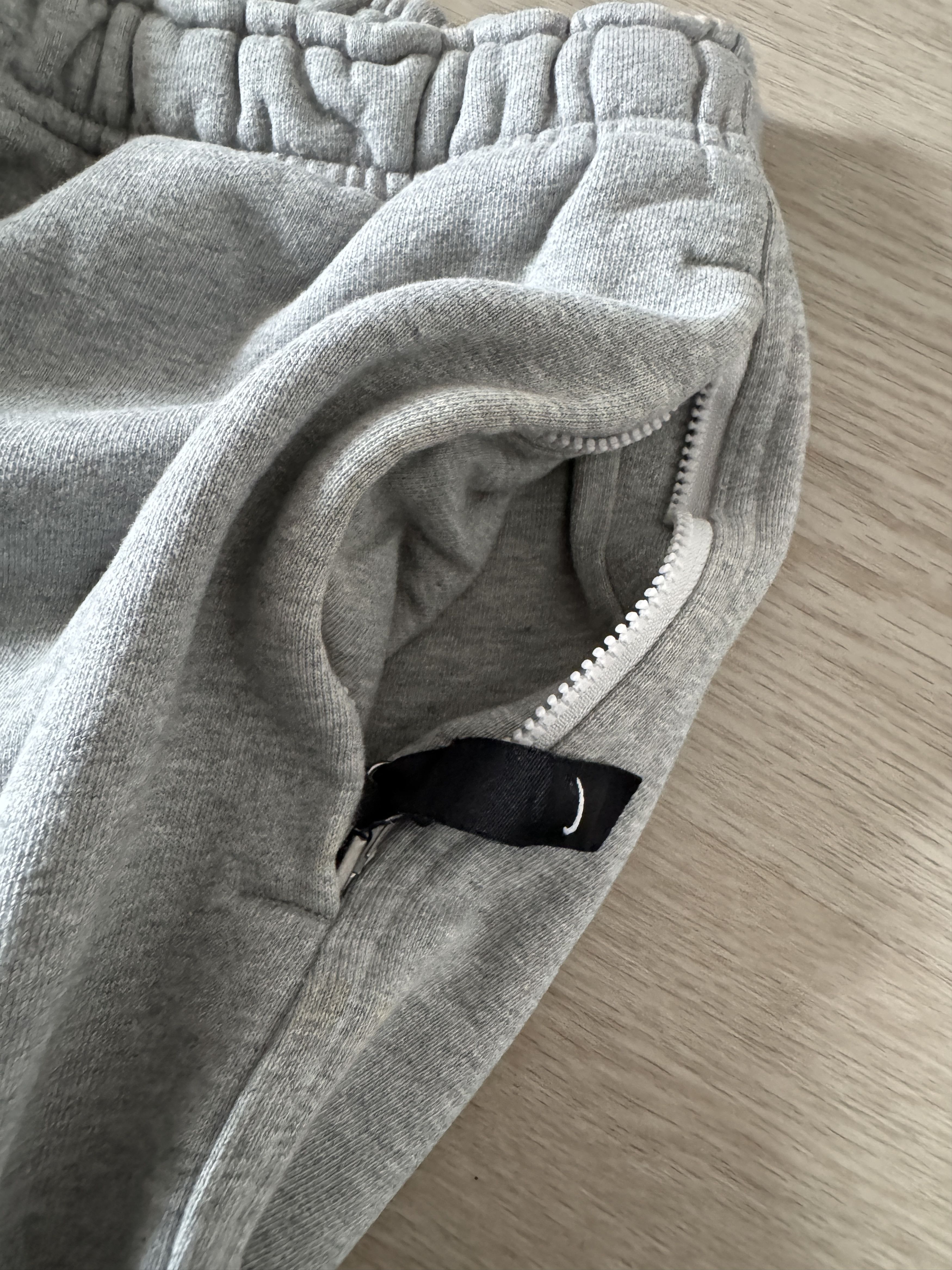 Nike Nike Solo Swoosh Fleece Shorts Size US 32 / EU 48 - 4 Thumbnail