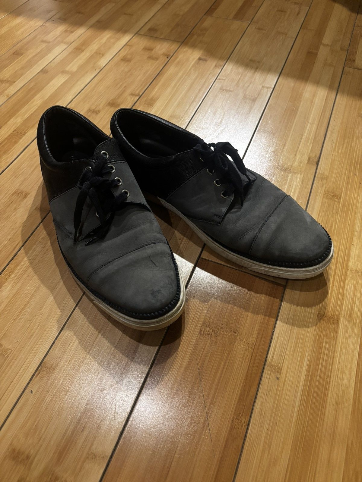 Louis Vuitton Men’s gray & blue sneakers.mf2607 Size US 7.5 / EU 40-41 - 10 Thumbnail