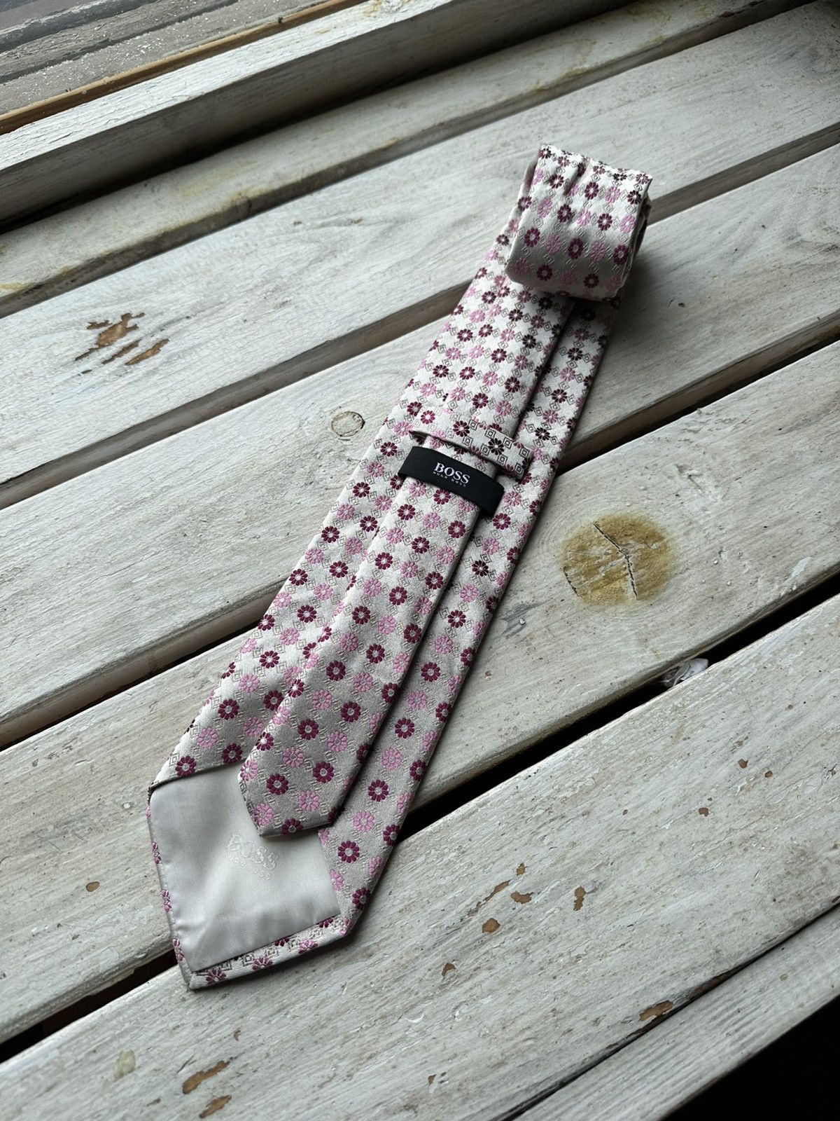 Designer × Hugo Boss 🚨RARE Hugo Boss Tie old money style Burgundy luxury monogram Size ONE SIZE - 1 Thumbnail