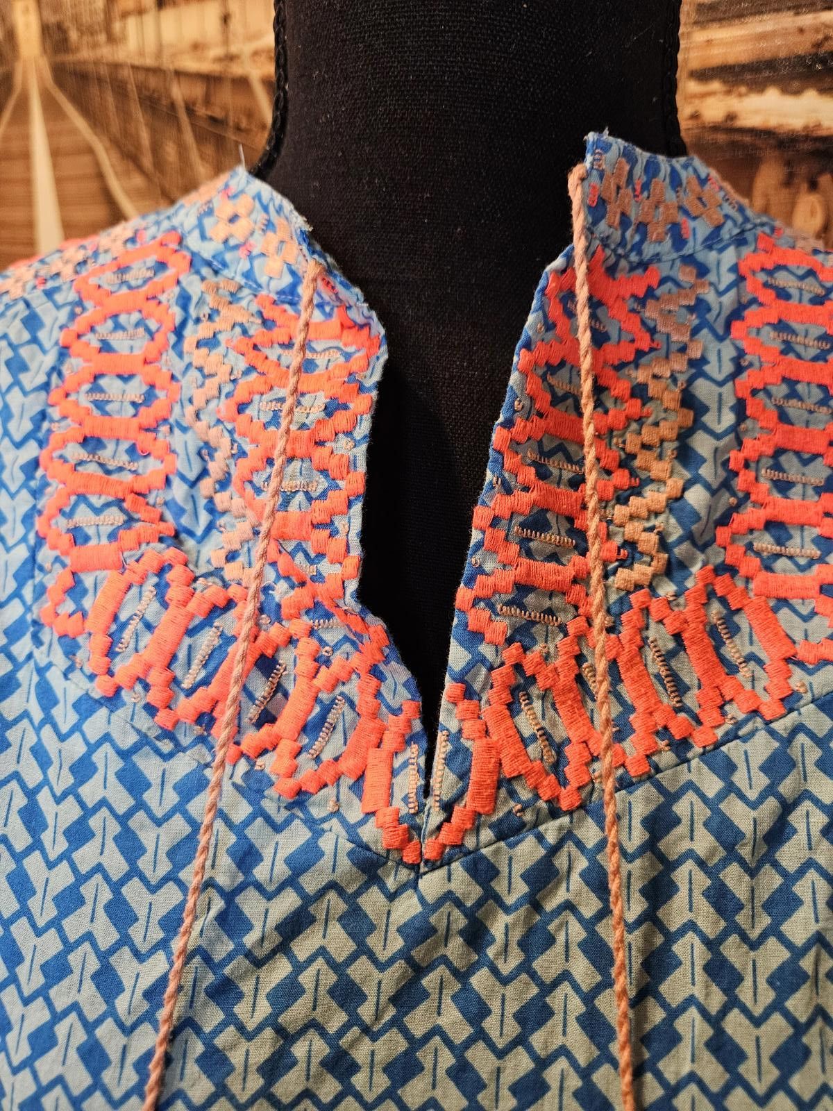 J.Crew J. Crew Stylish Blue Embroidered Tank Top Size XS / US 0-2 / IT 36-38 - 4 Thumbnail