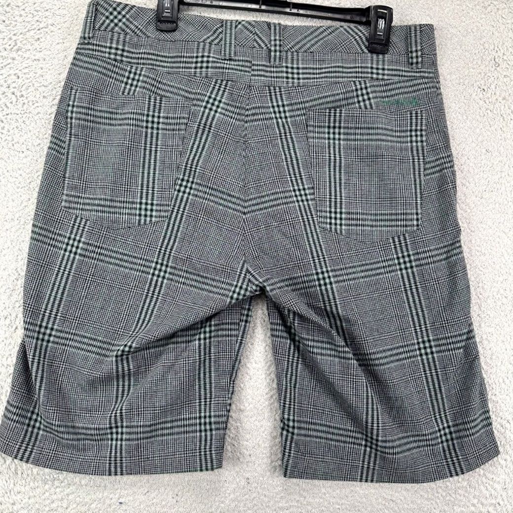 TravisMathew Travis Mathew Golf Shorts Mens 34 Black Green Plaid Chino Flat Front Stretch Size US 34 / EU 50 - 2 Thumbnail