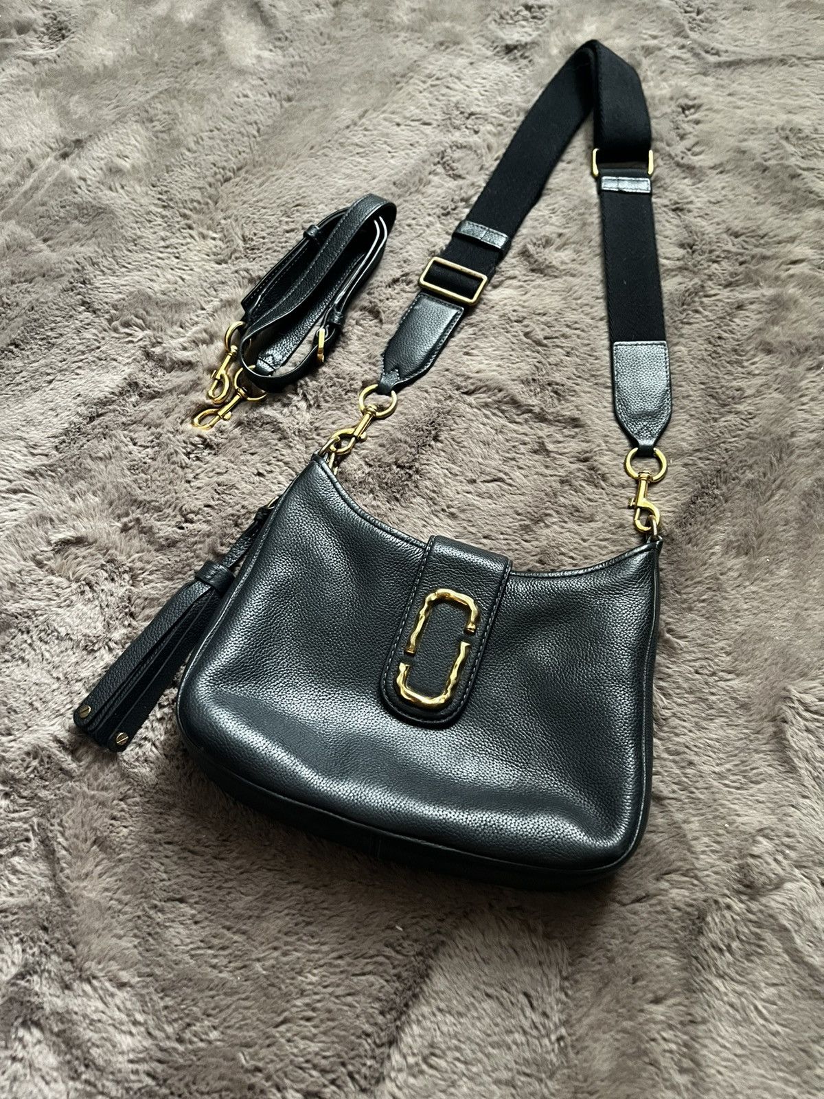 Marc Jacobs Marc Jacobs Leather Hobo Bag Black Gold Hardware 2 Straps Size ONE SIZE - 2 Thumbnail