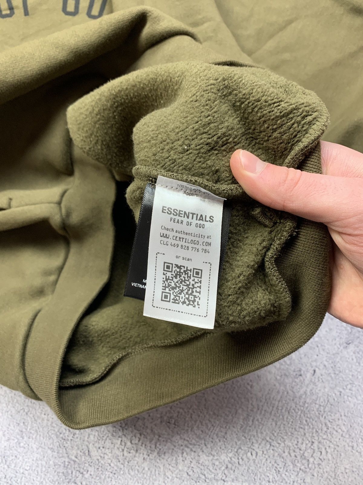 Fear of God Essentials Fear of God Olive Crewneck 1977 Sweatshirt M Size US M / EU 48-50 / 2 - 7 Thumbnail