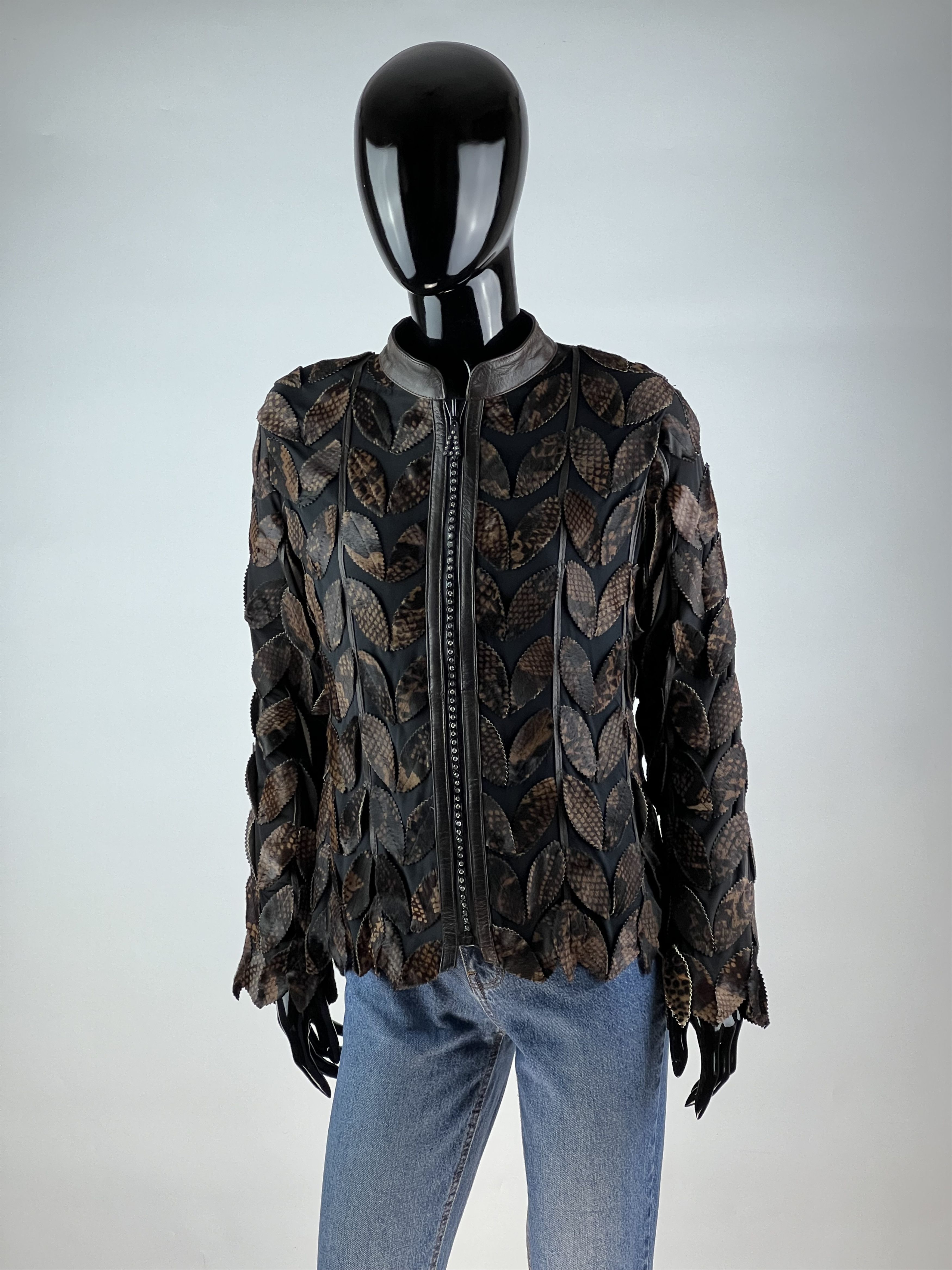 Handmade Soft Mesh Leather Leaves Cristals Decorations Jacket Size S Size S / US 4 / IT 40 - 1 Thumbnail