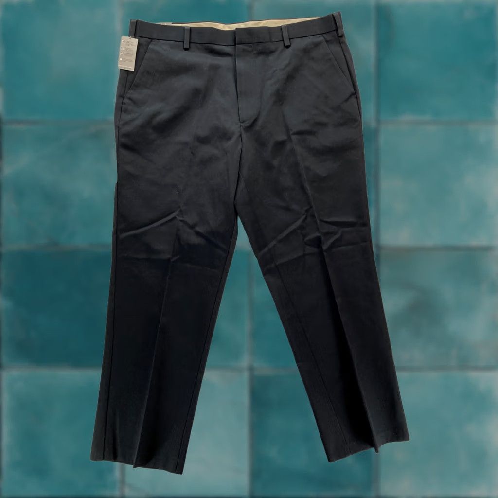 Dockers Dockers D3 Khaki Pants Mens 40x30 Classic Straight Black Flat Front Size US 40 / EU 56 - 1 Thumbnail