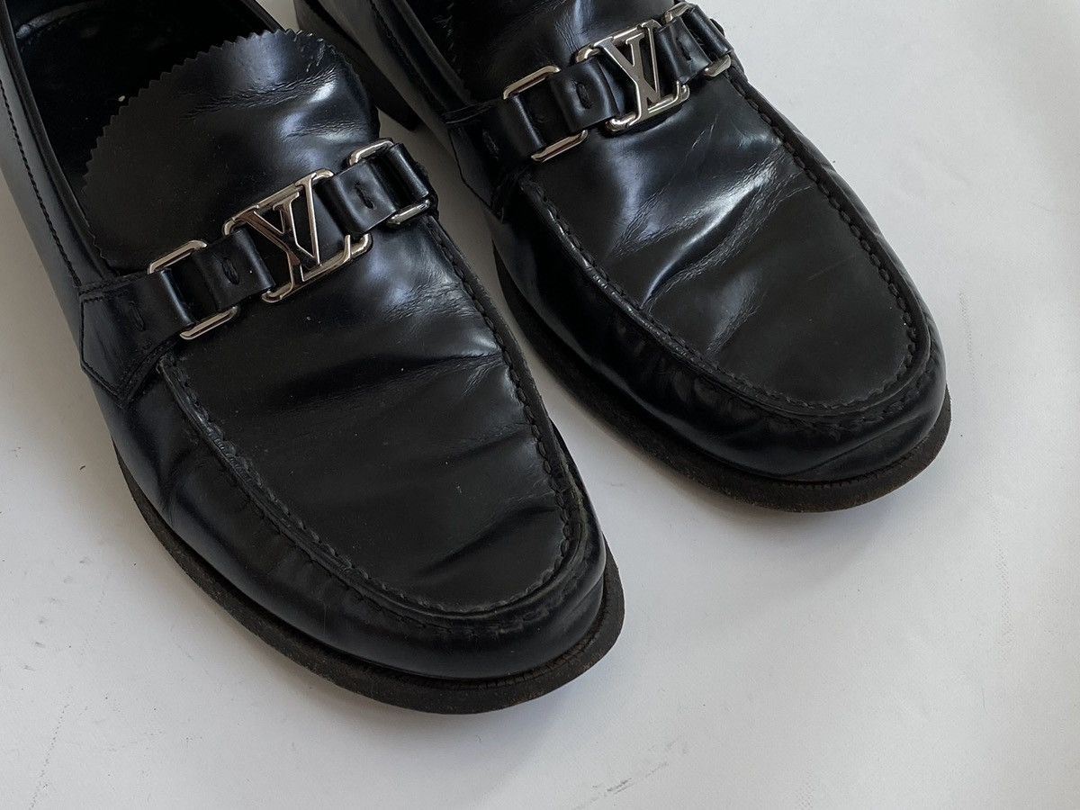 Louis Vuitton LOUIS VUITTON MENS LOAFERS BLACK LEATHER METAL LOGO UK 7 Size US 8 / EU 41 - 4 Thumbnail