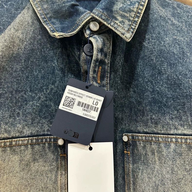 Louis Vuitton Louis Vuitton Wash and make old logo shirt 2505-Nextarrow Size US L / EU 52-54 / 3 - 5 Thumbnail
